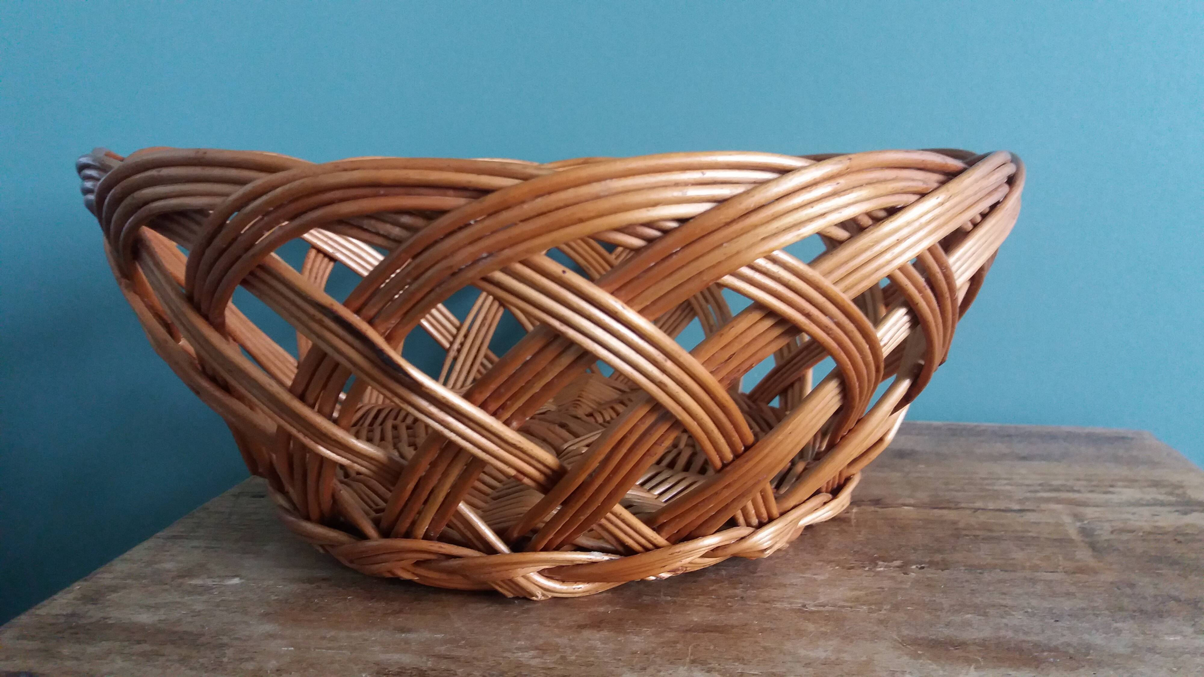 Wicker baskets, basket trays 24 and 29 cm