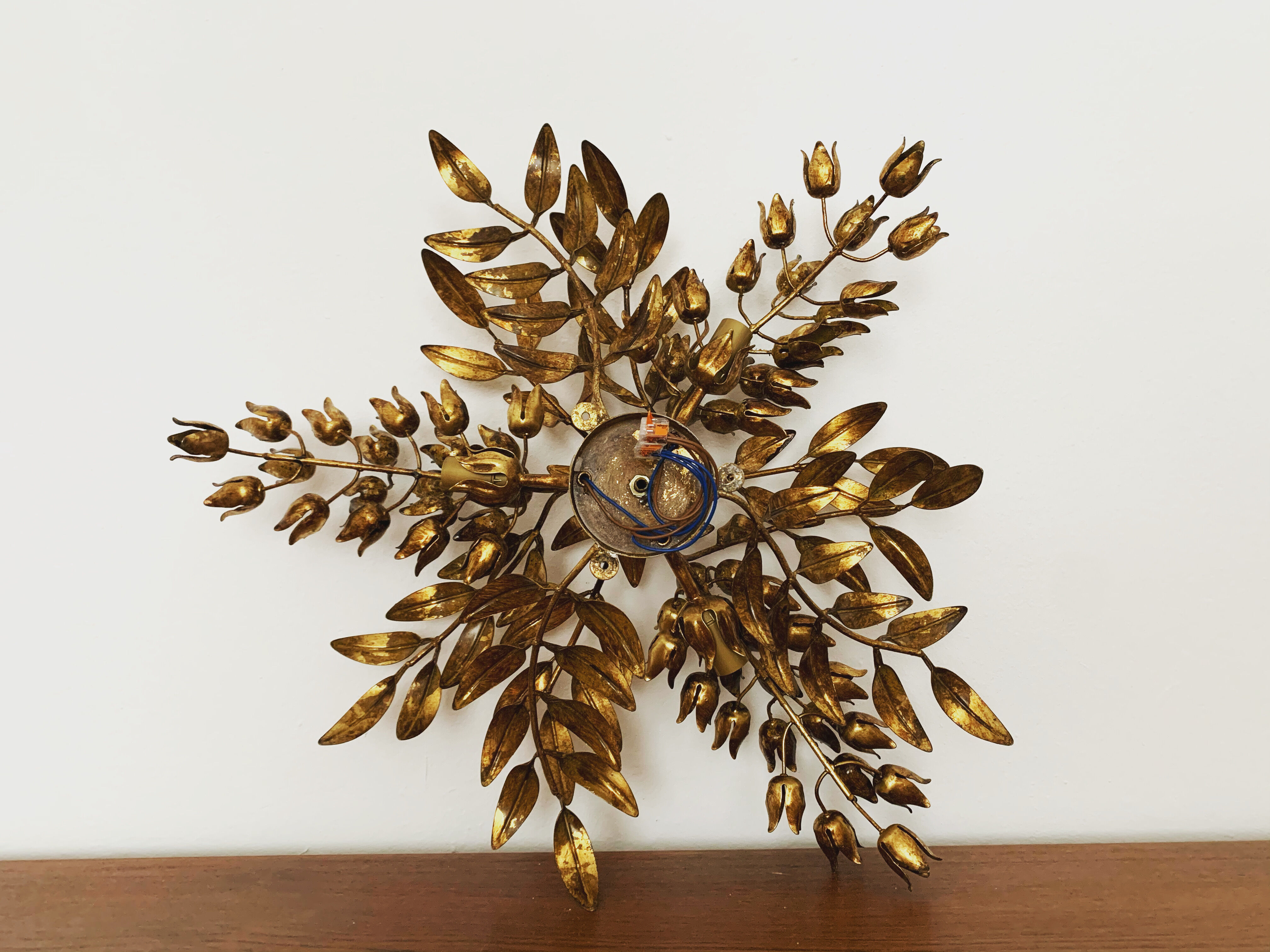 Gilded Italian Hollywood Regency metal wall lamp or flush light by Hans Kögl