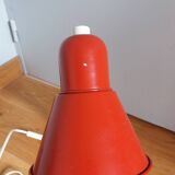 Flexible articulated desk lamp