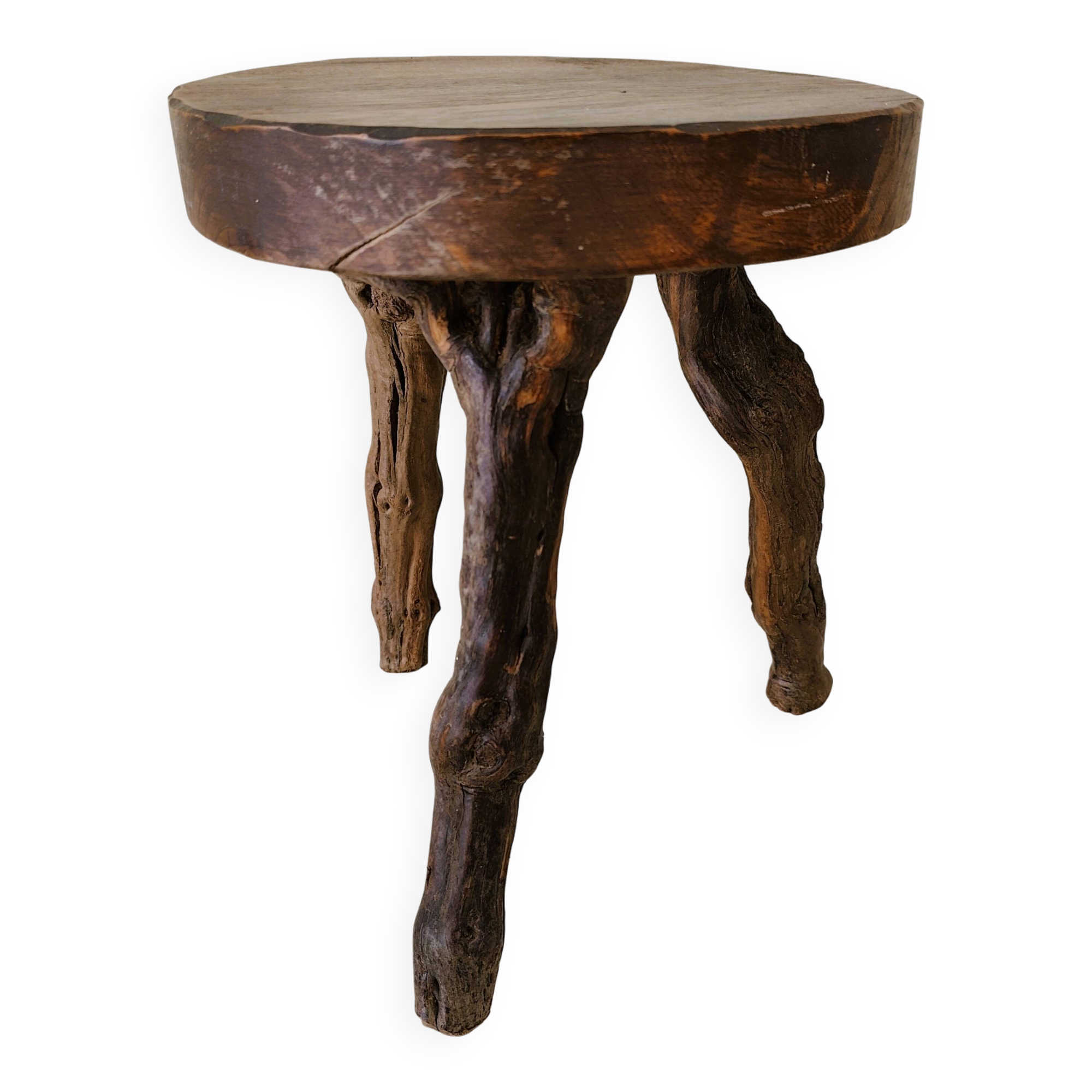 Tabouret brutaliste en ceps de vigne