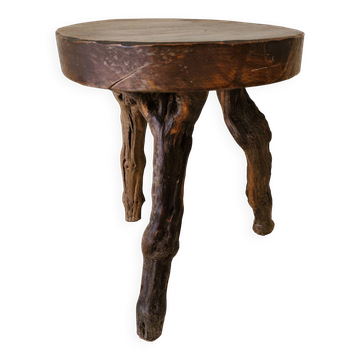 Tabouret brutaliste en ceps de vigne
