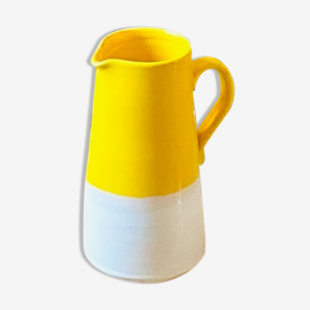 White two-coloured pitcher, mustard yellow