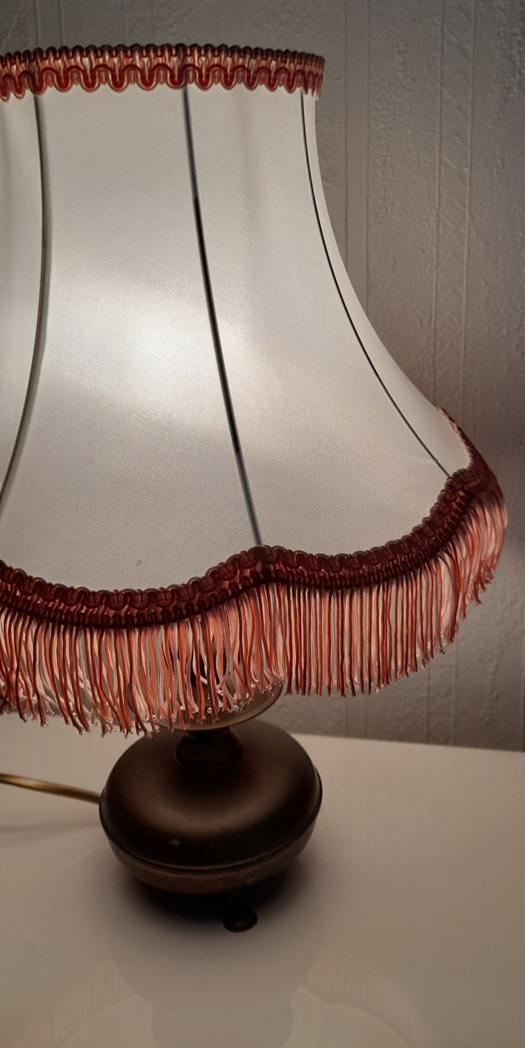 Bedside lamp foot round metal and lampshade pagoda silk pink