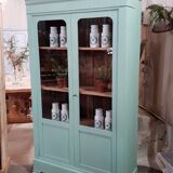 Old showcase