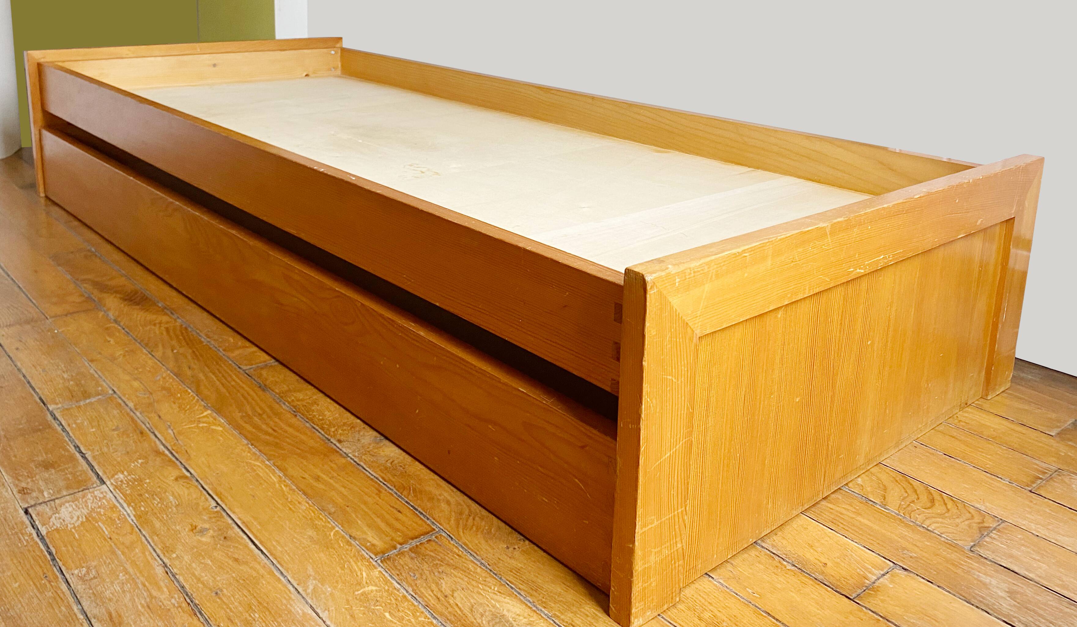 Trundle bed, Charlotte Perriand selection, Les Arcs 1600