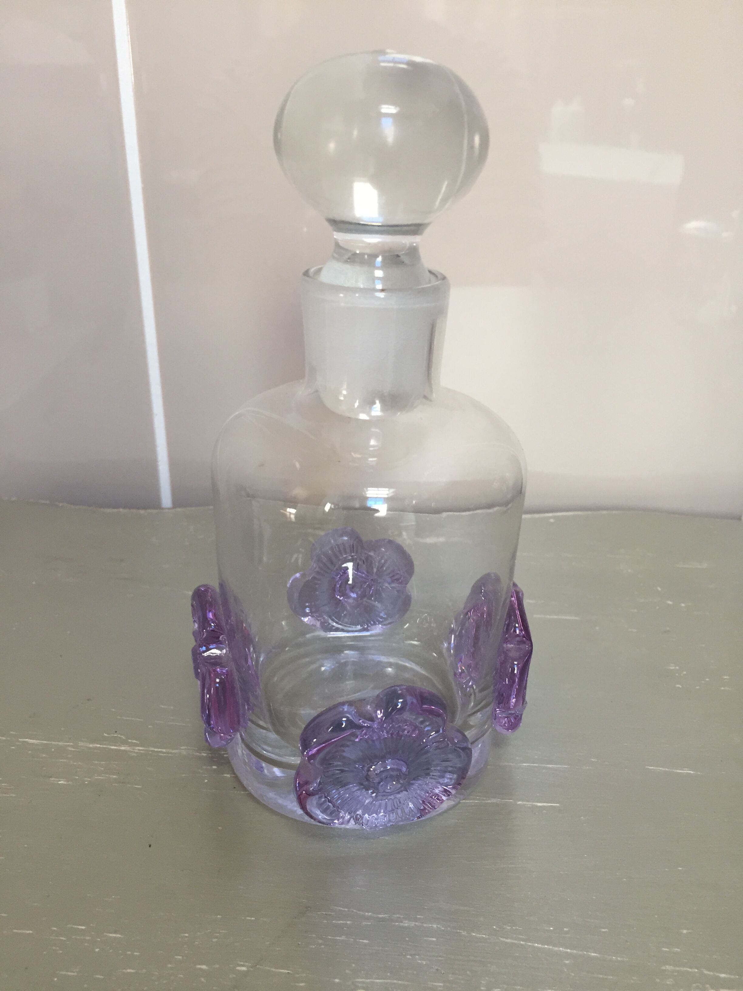 Three-piece glass-paste bathroom set