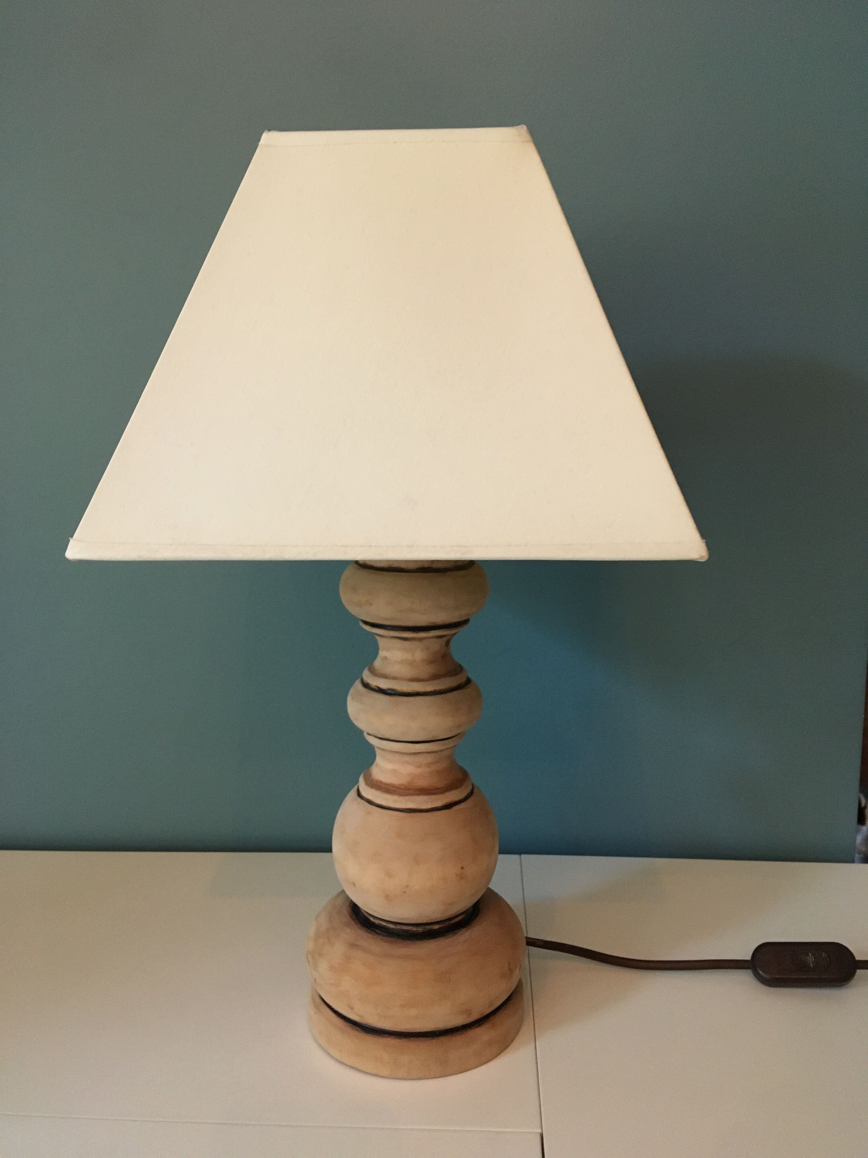 Pied de lampe en bois brut