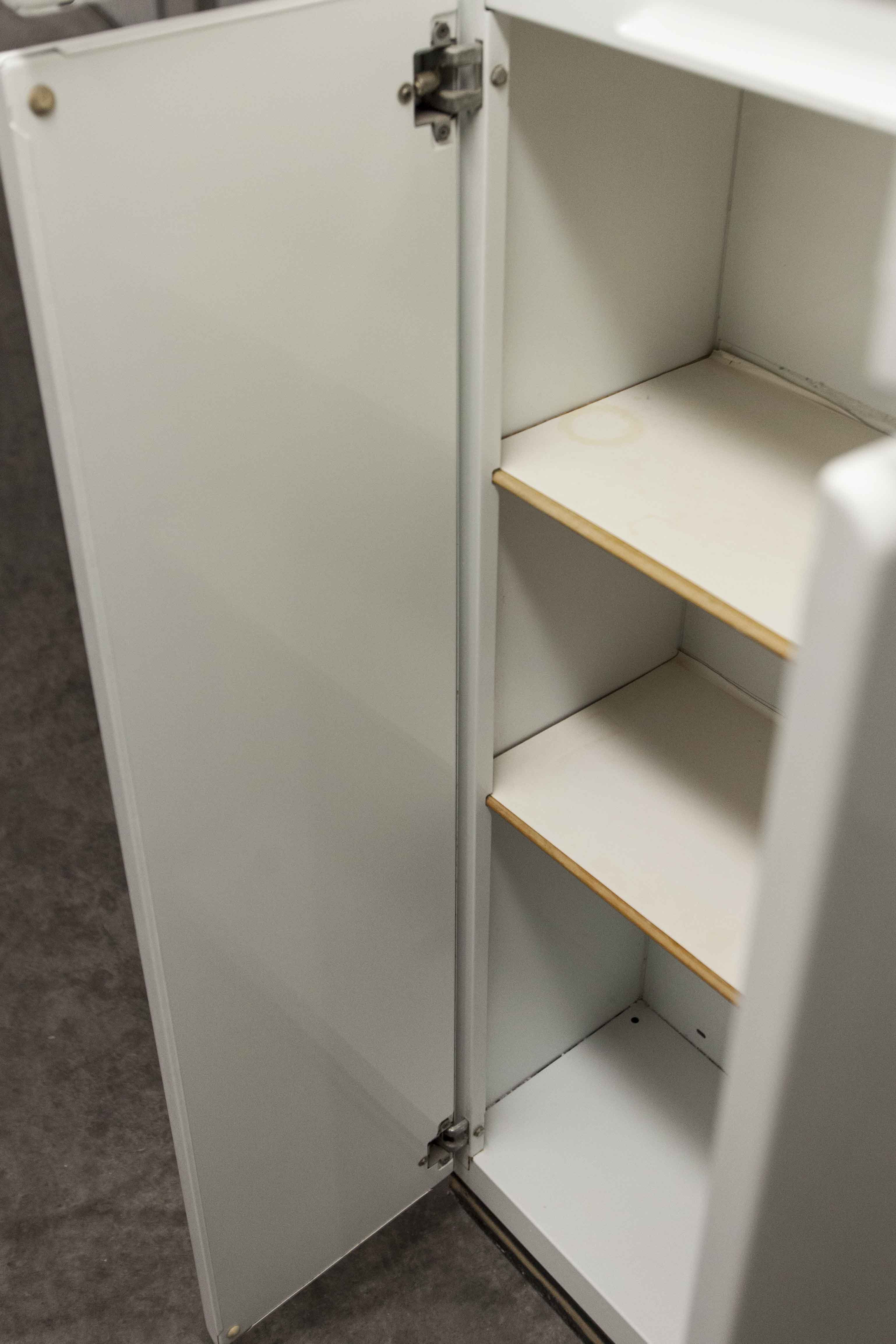 Bathroom cabinet in white metal 1960