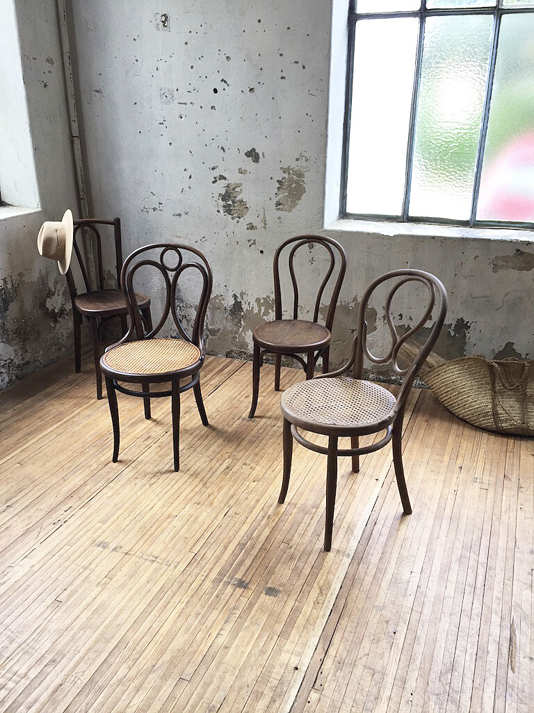 Lot 4 bistro chairs Thonet No.19, 20 & 208