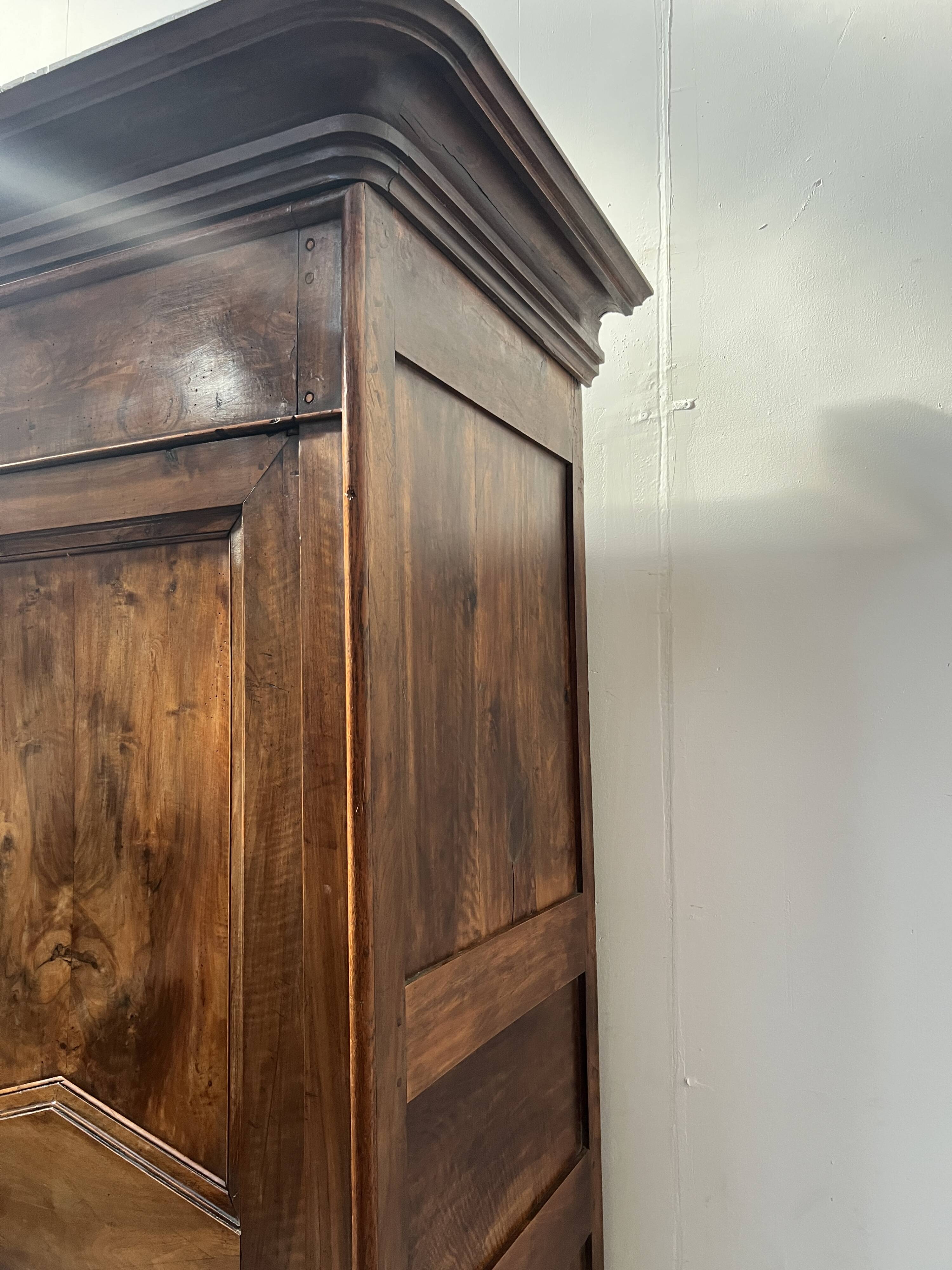 Napoleon III style wardrobe in solid walnut, 19th century