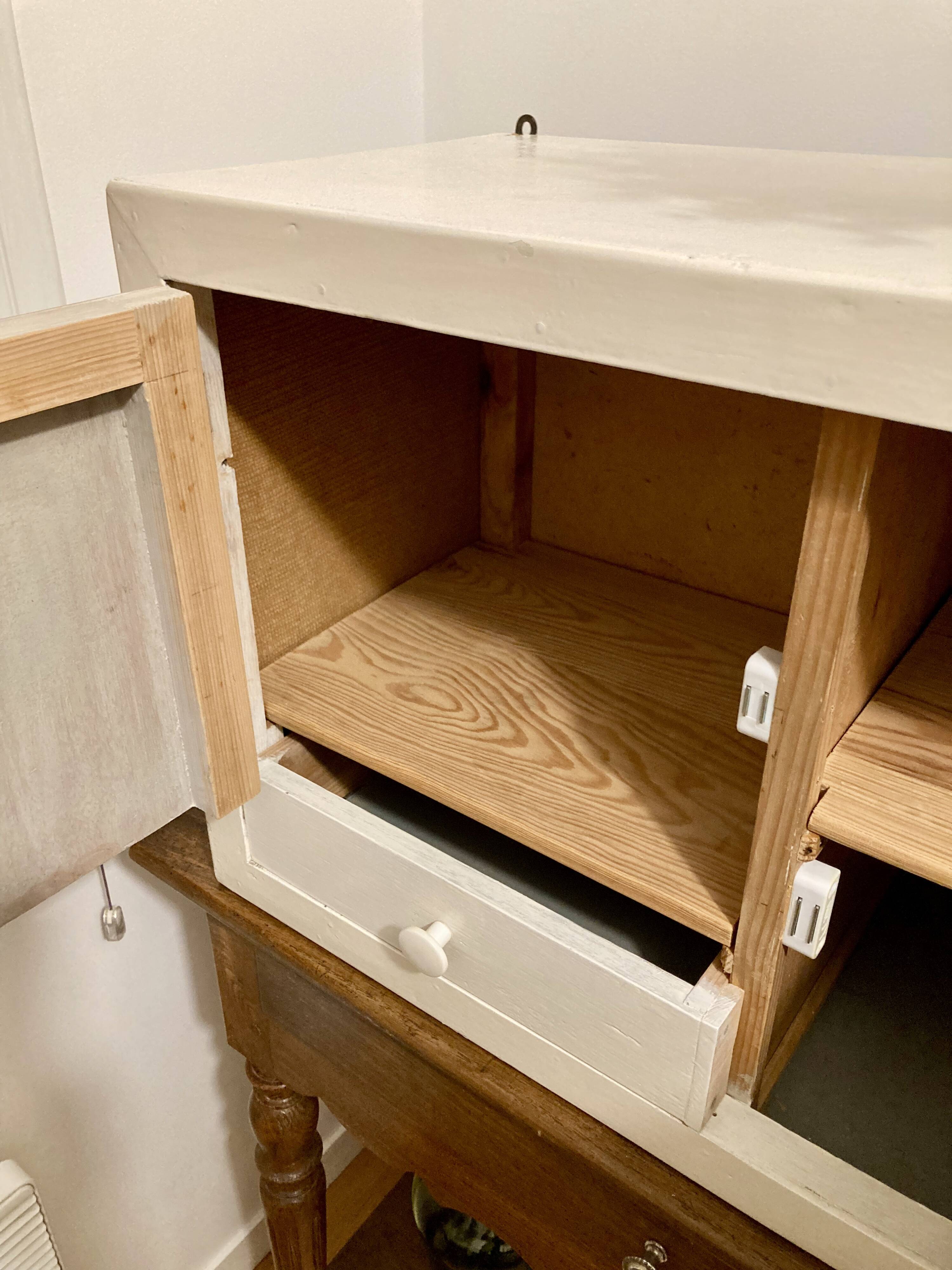 Medicine cabinet from the 50s/60s