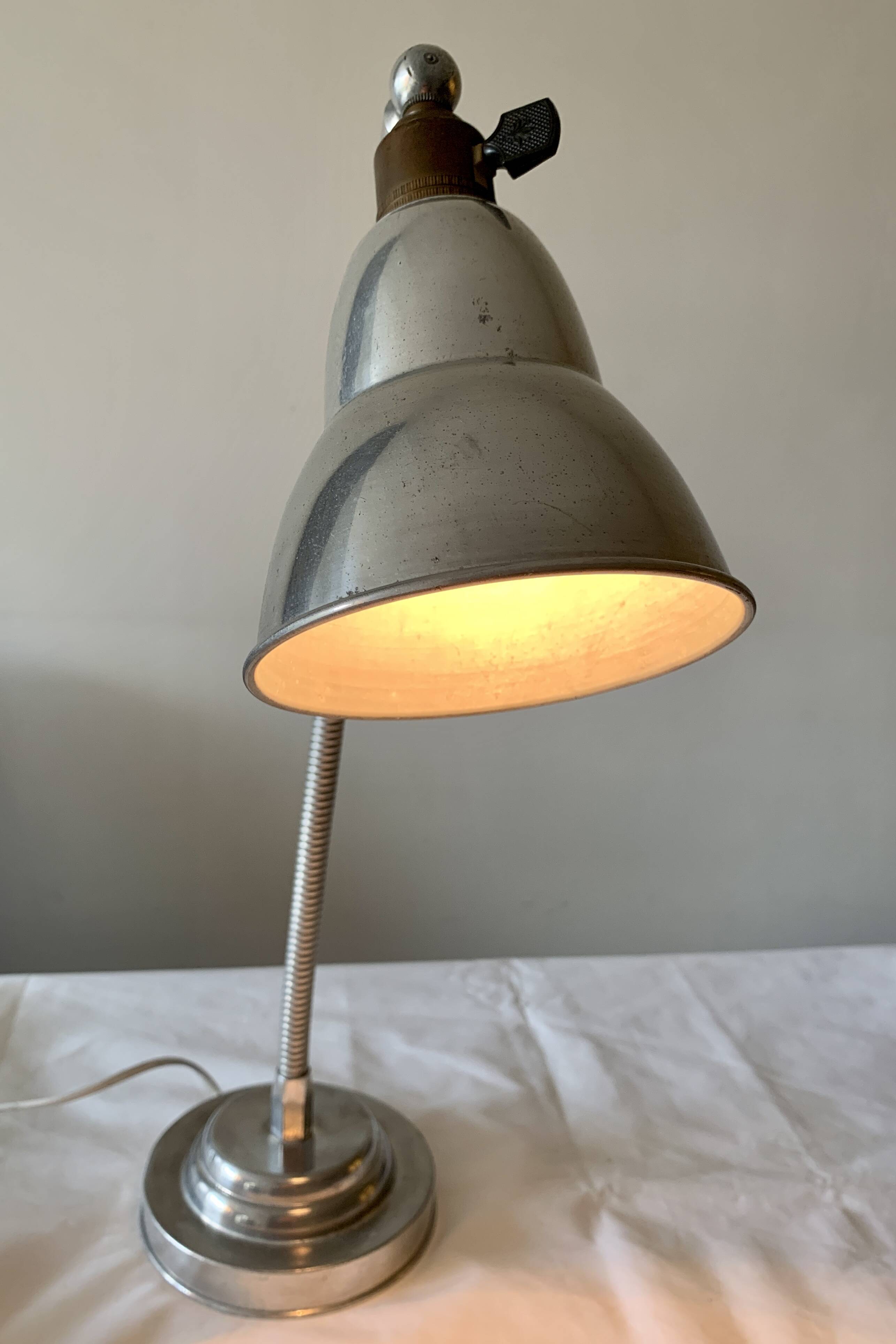 Flexible all-aluminum workshop lamp