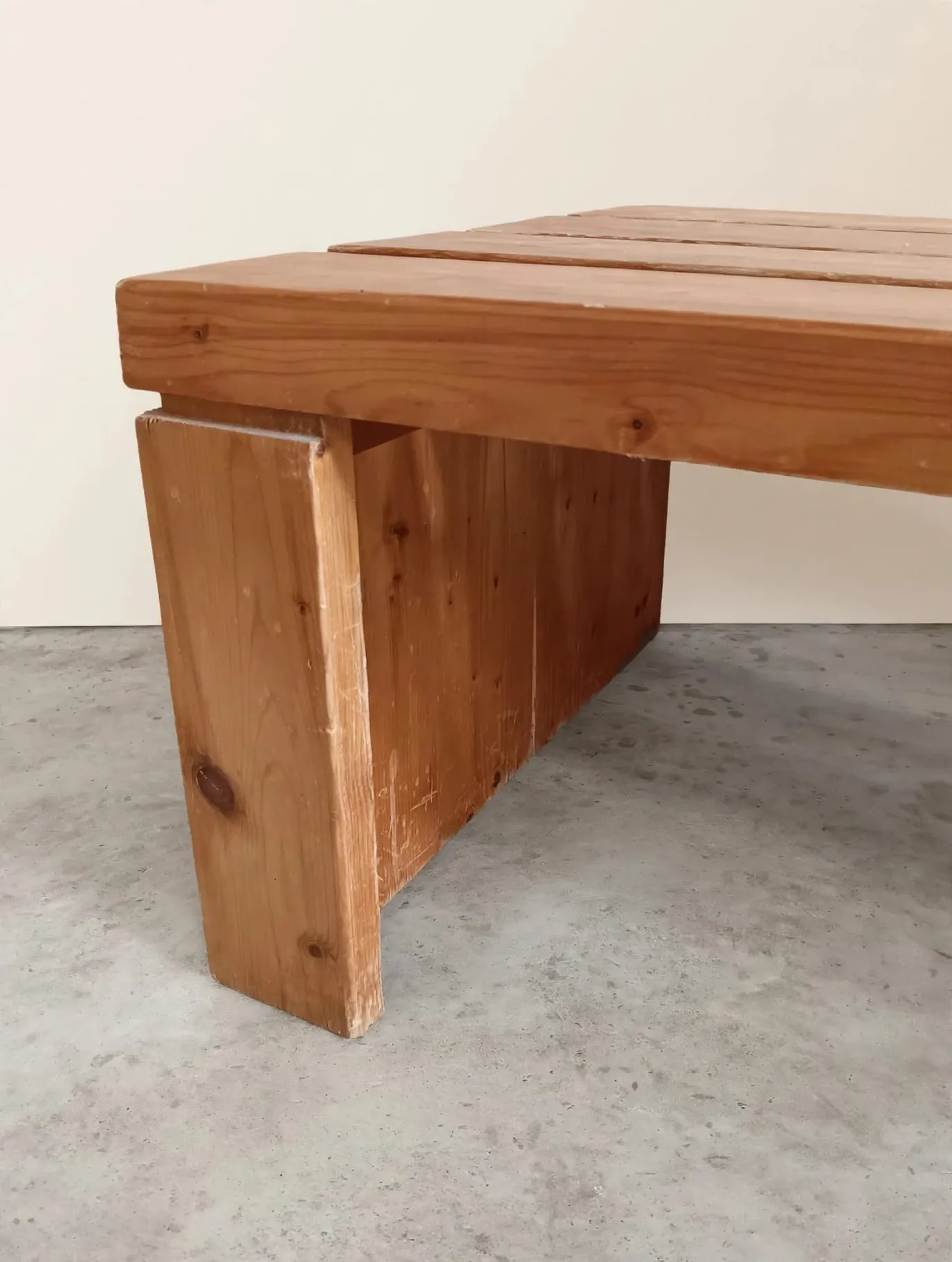 Banquette Charlotte Perriand Arcs 1800 Residence Archeboc 1985
