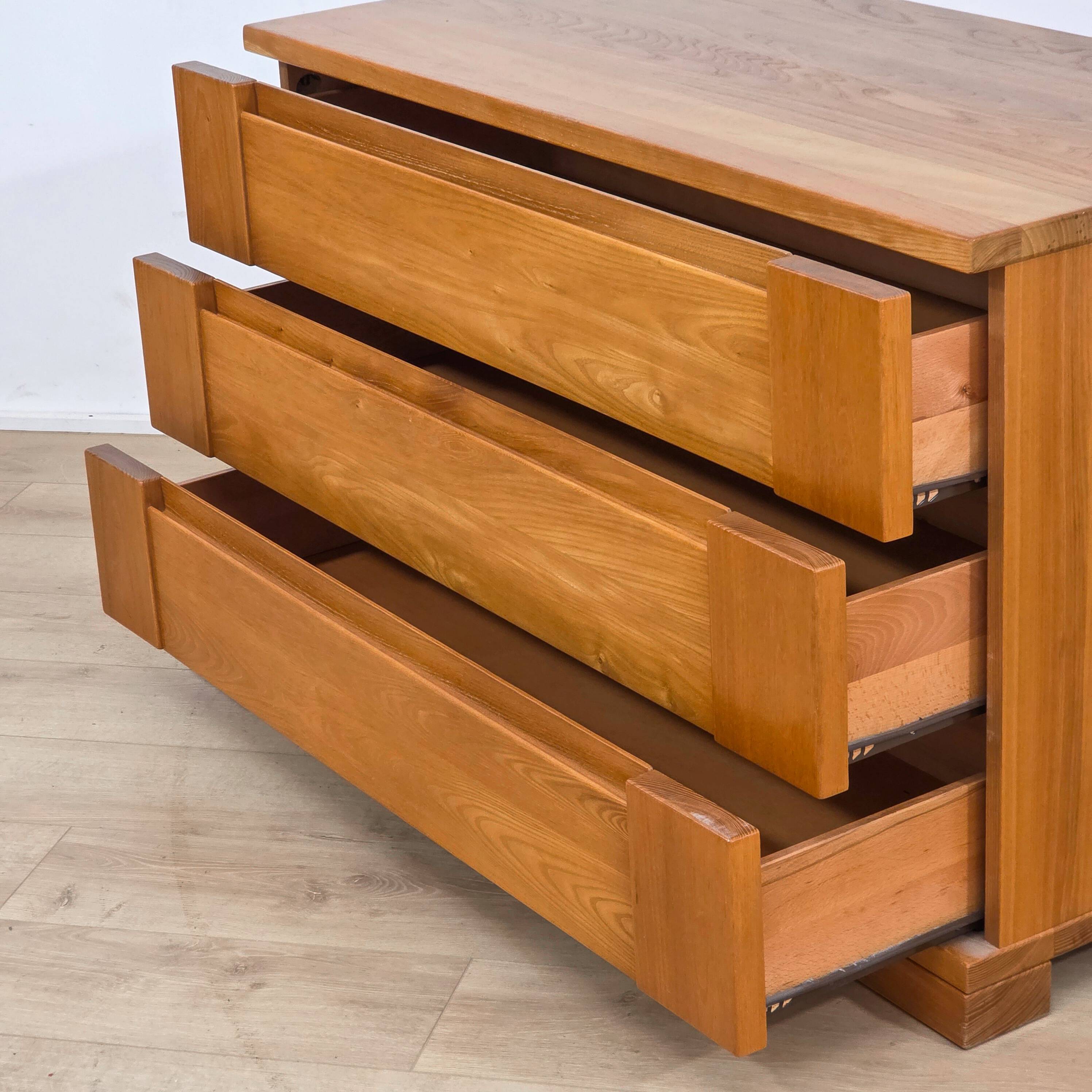 Elm commode Maison Regain from the 1980s.