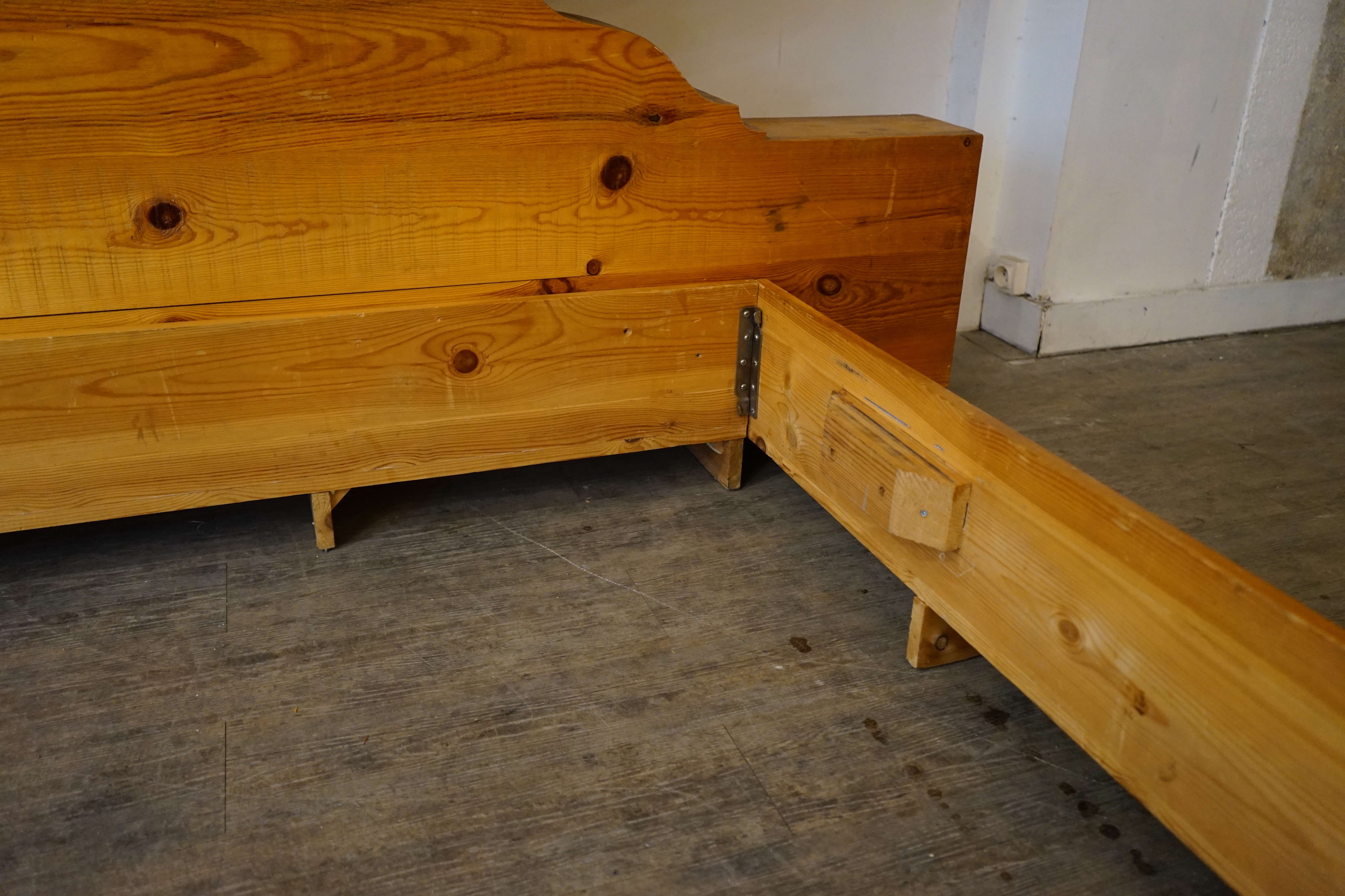 Bed frame of Mario Ceroli «Bocca della Verità»