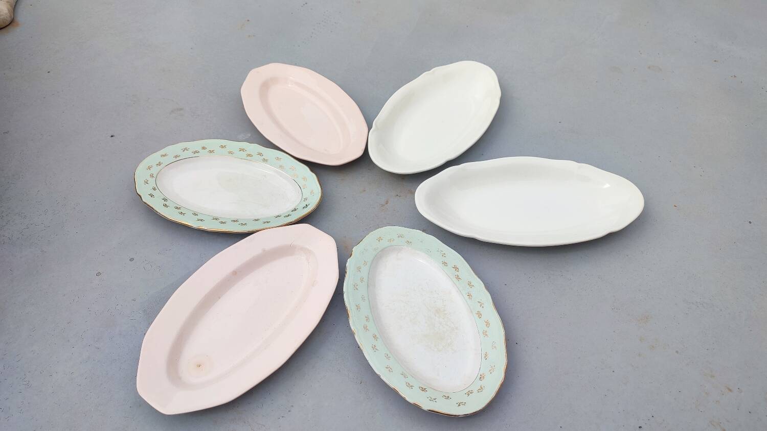 Set of 6 antique earthenware dishes by Gien and St Amand