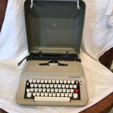 Typewriter Underwood 319