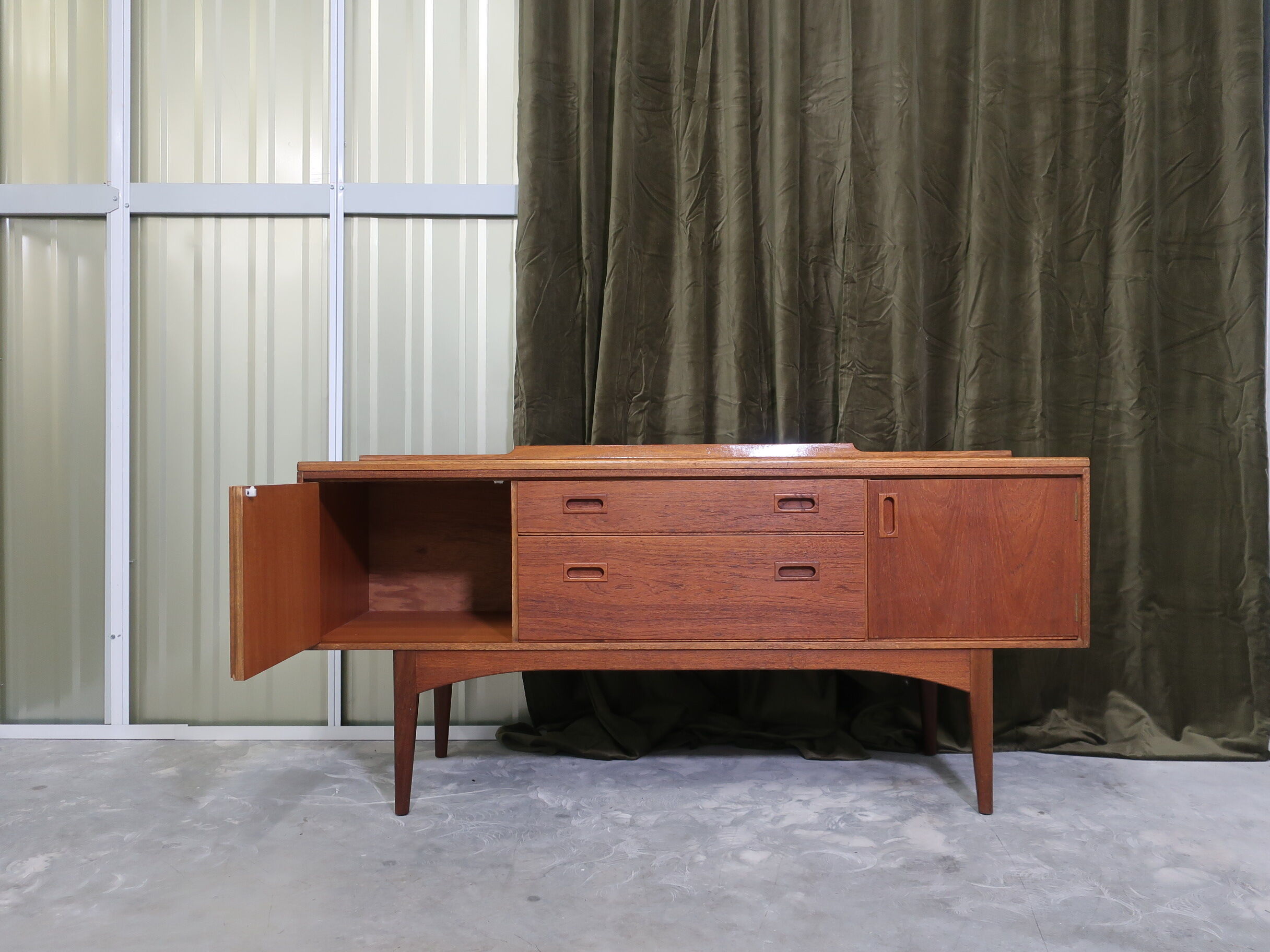 Small teak thread from the 60s