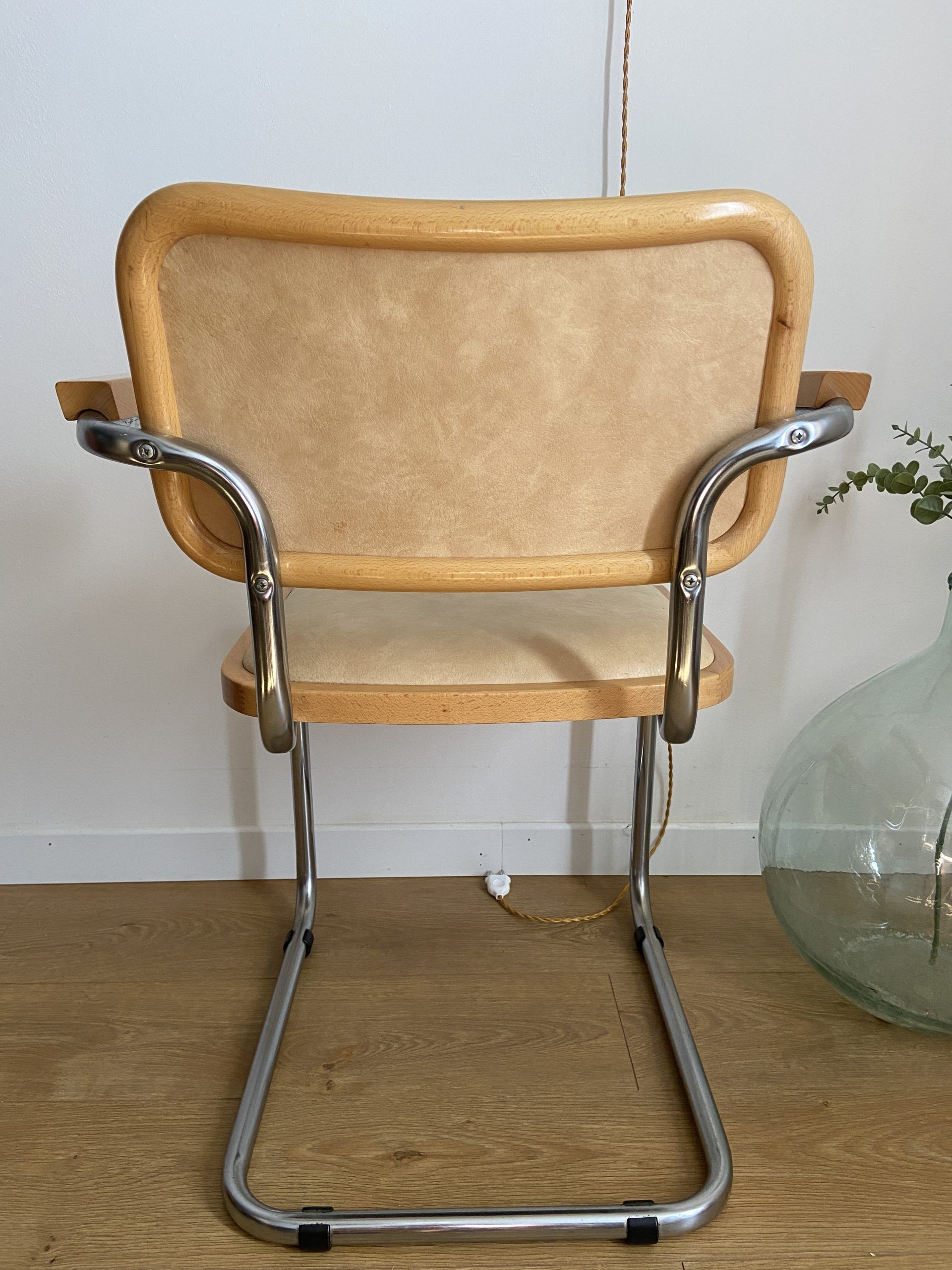 Fauteuil cesca b64 en skaï beige Marcel Breuer