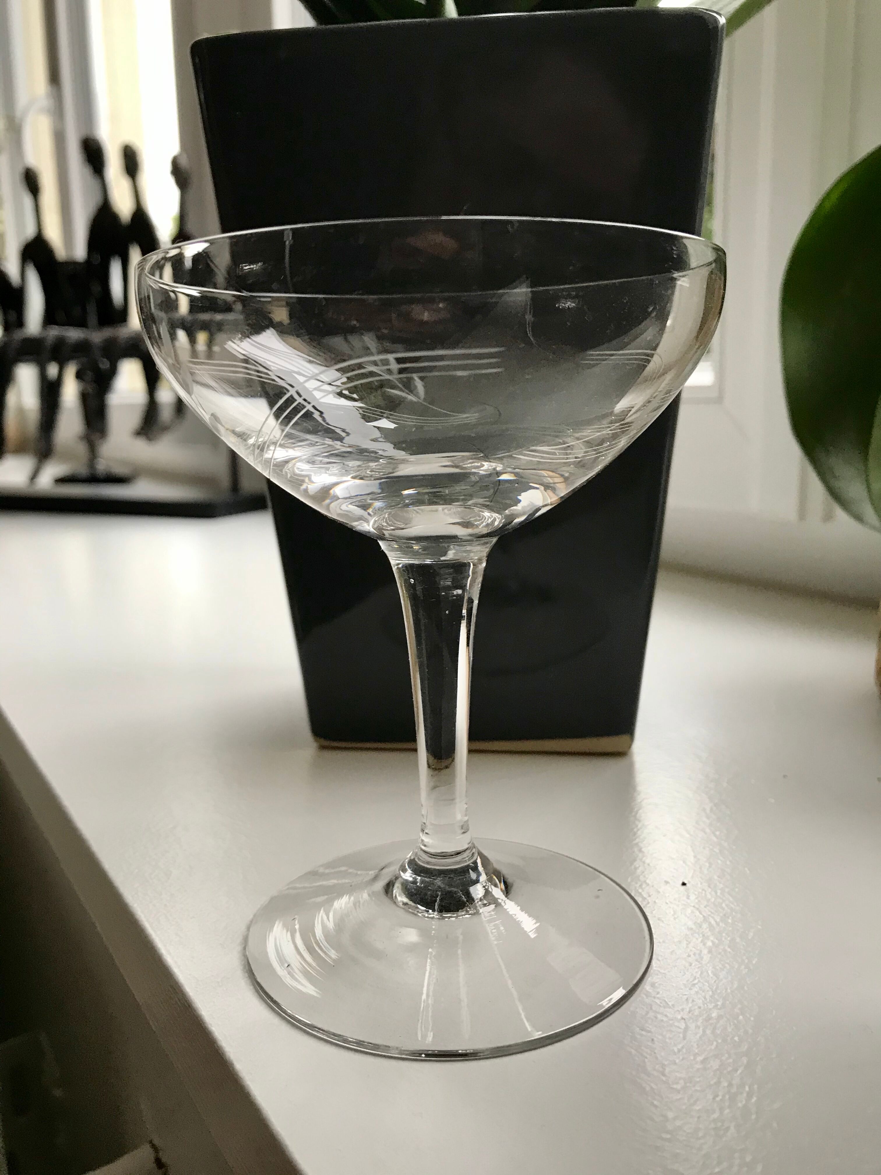 Set of 4 glasses of crystalline champagne mismatched 50s