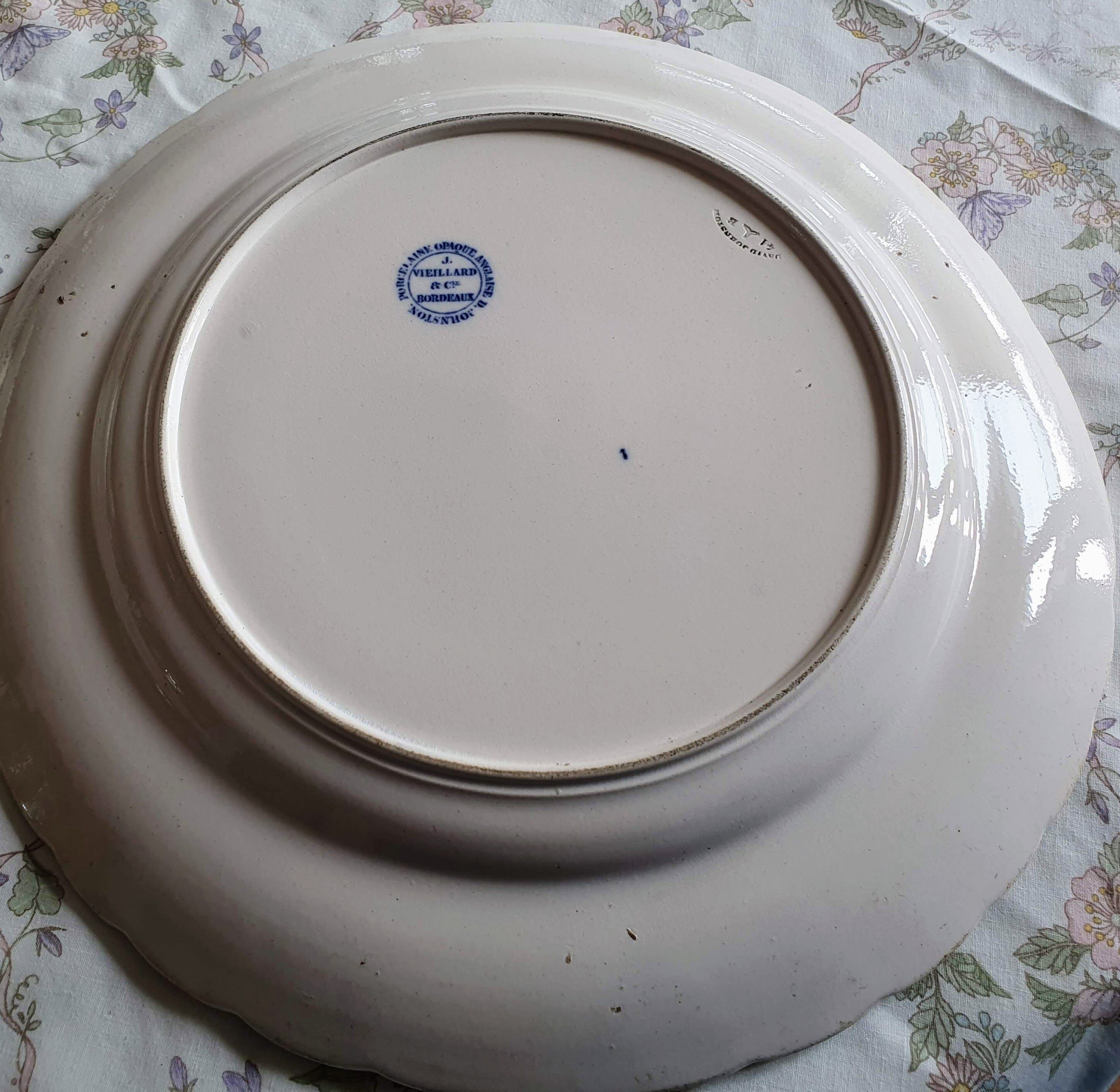 Plat de service rond J Vieillard