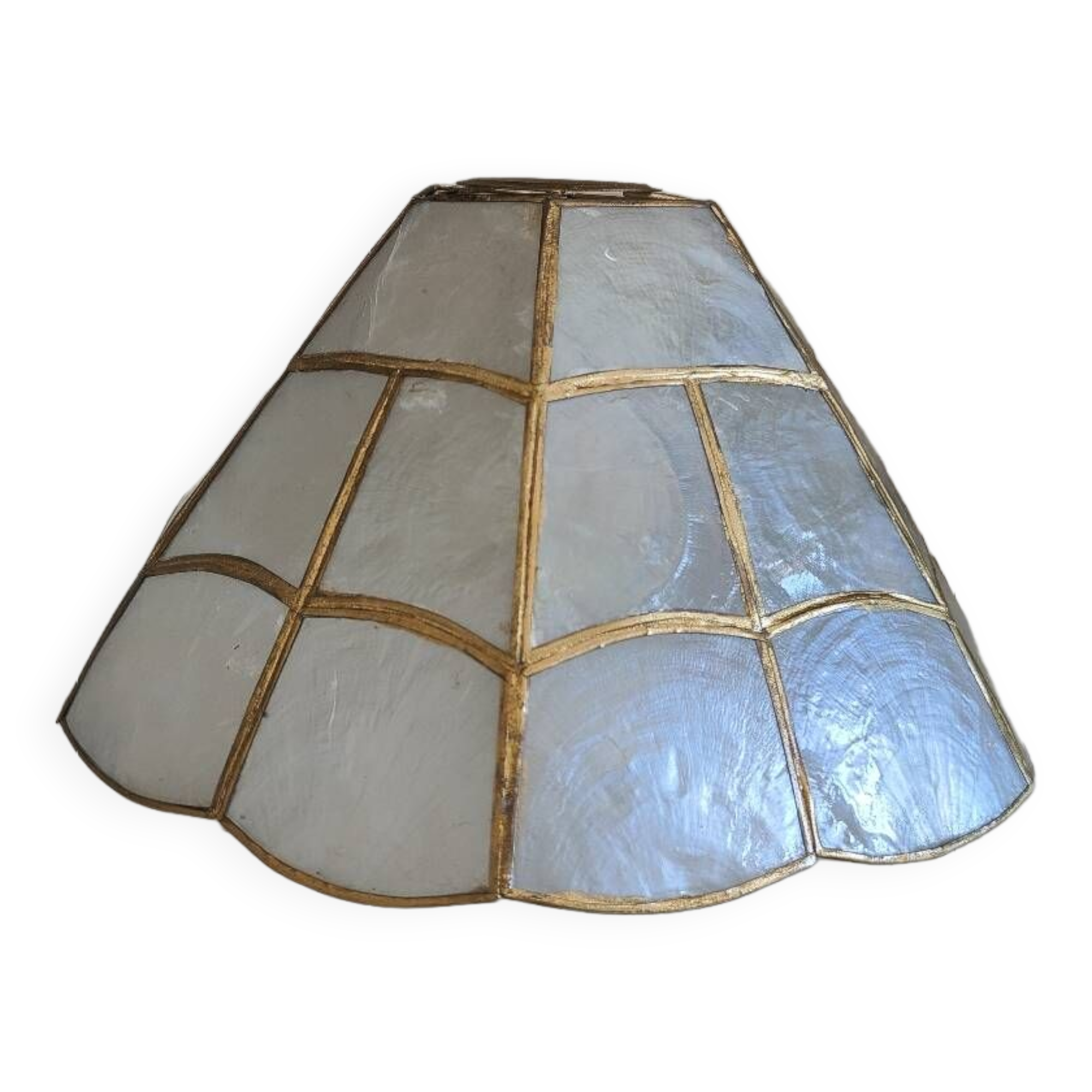 Mother-of-pearl lampshade