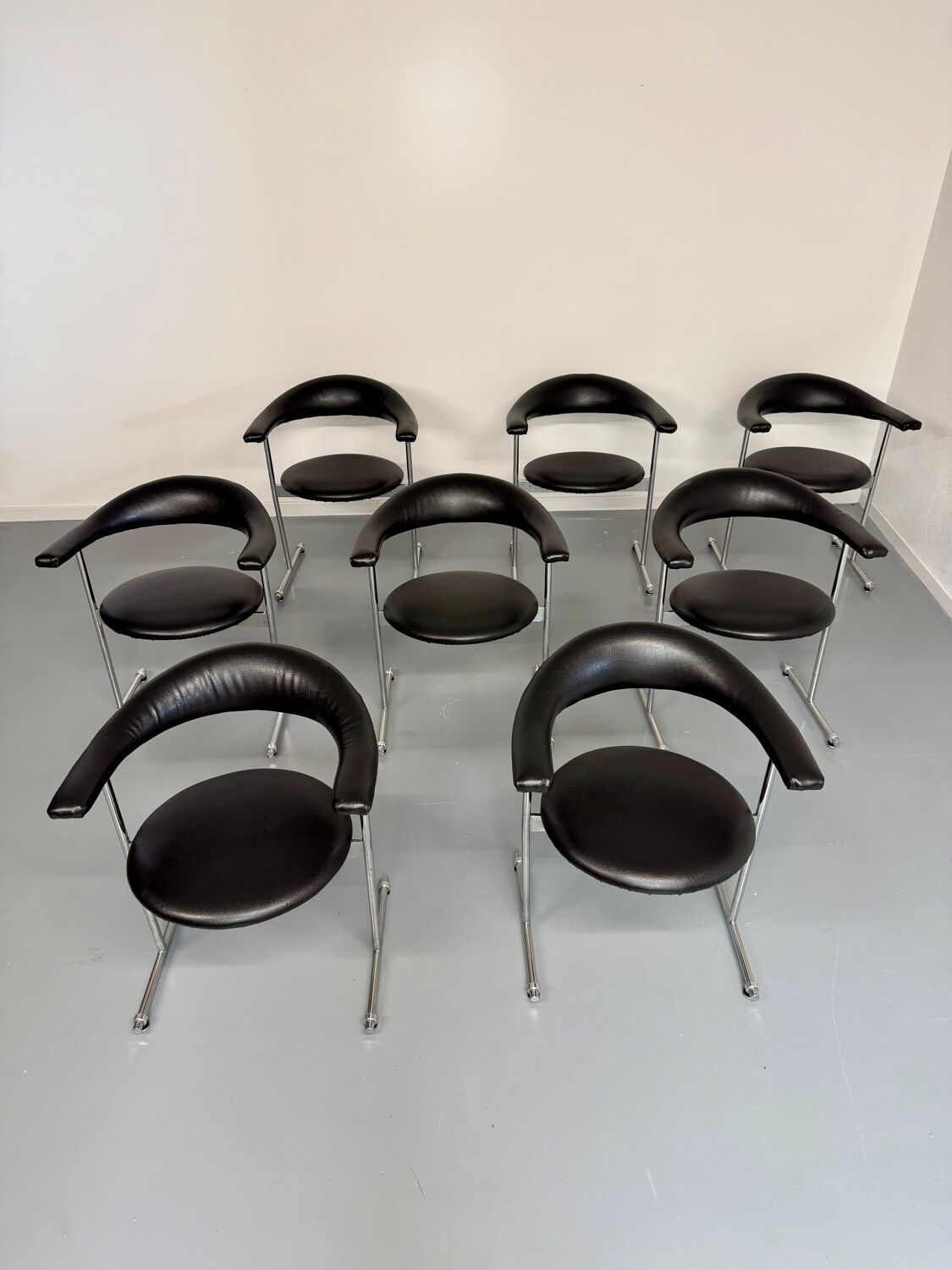 8 Airport Chairs Model 037 designed by Hans Kaufeld / Geoffrey Harcourt