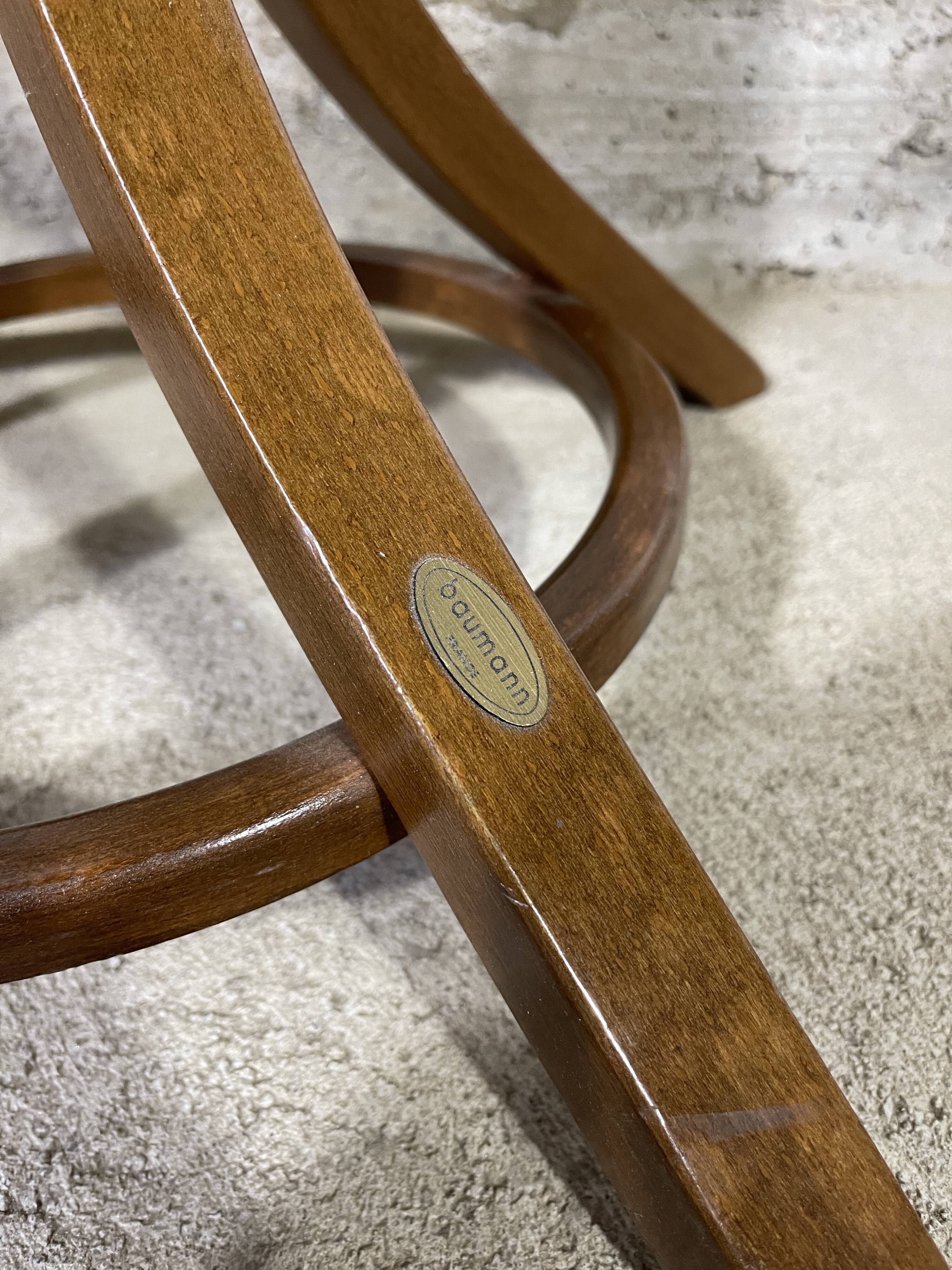 Baumann parrot coat rack