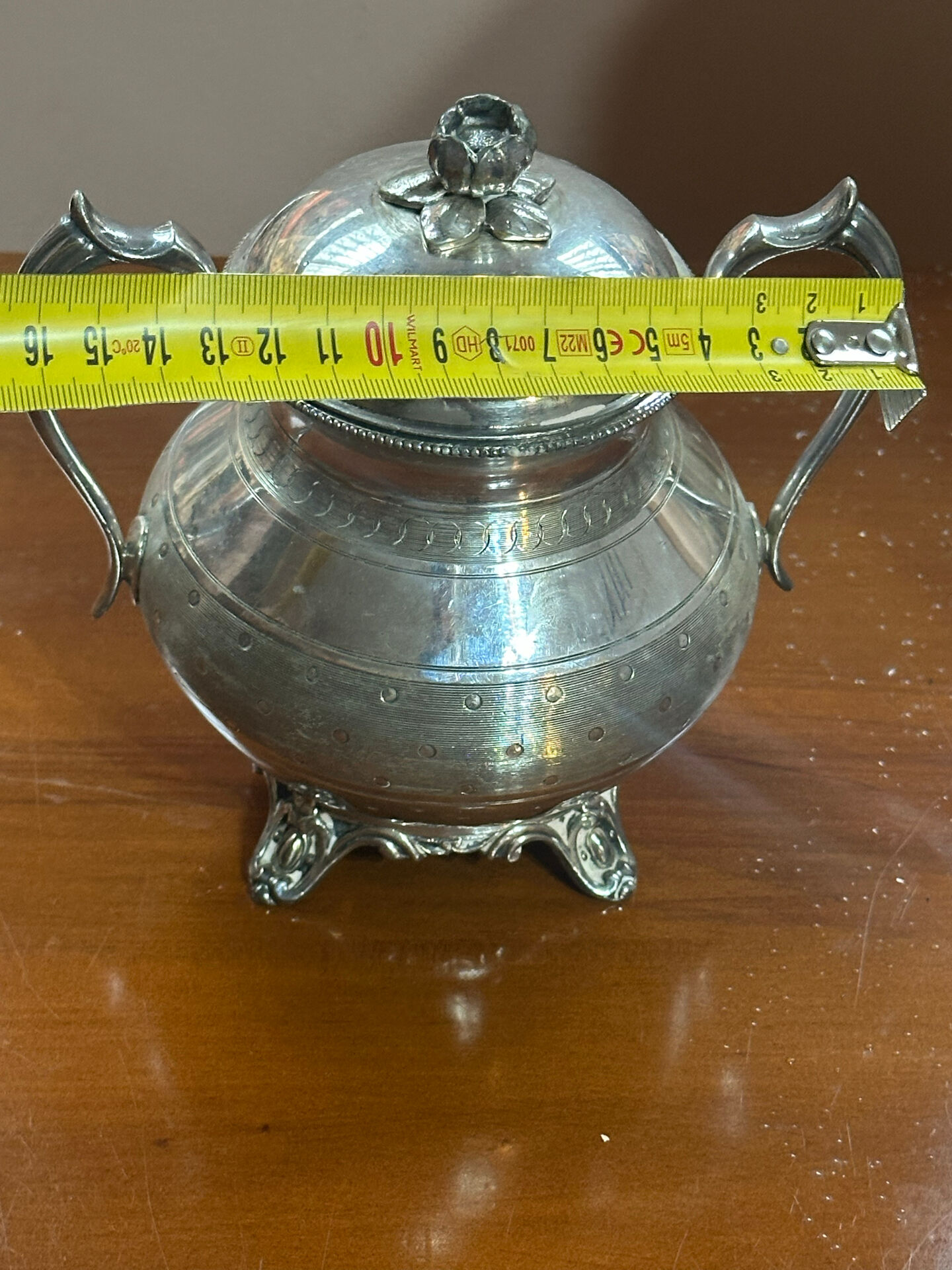 Silver-plated metal sugar bowl from the Art Nouveau period.