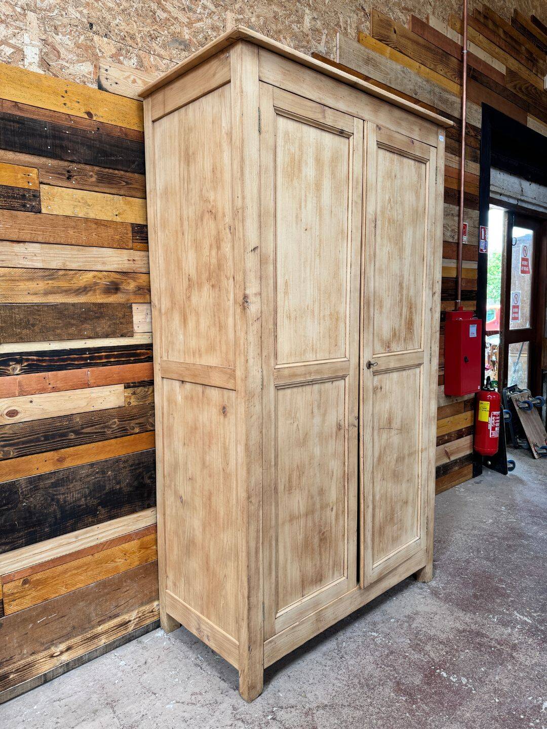 Antique wardrobe in solid cherry wood - 19th century
