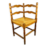Chaise d'angle vintage en bois avec assise en paille tissée