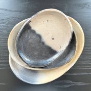 Plat artisanal argile et cendre