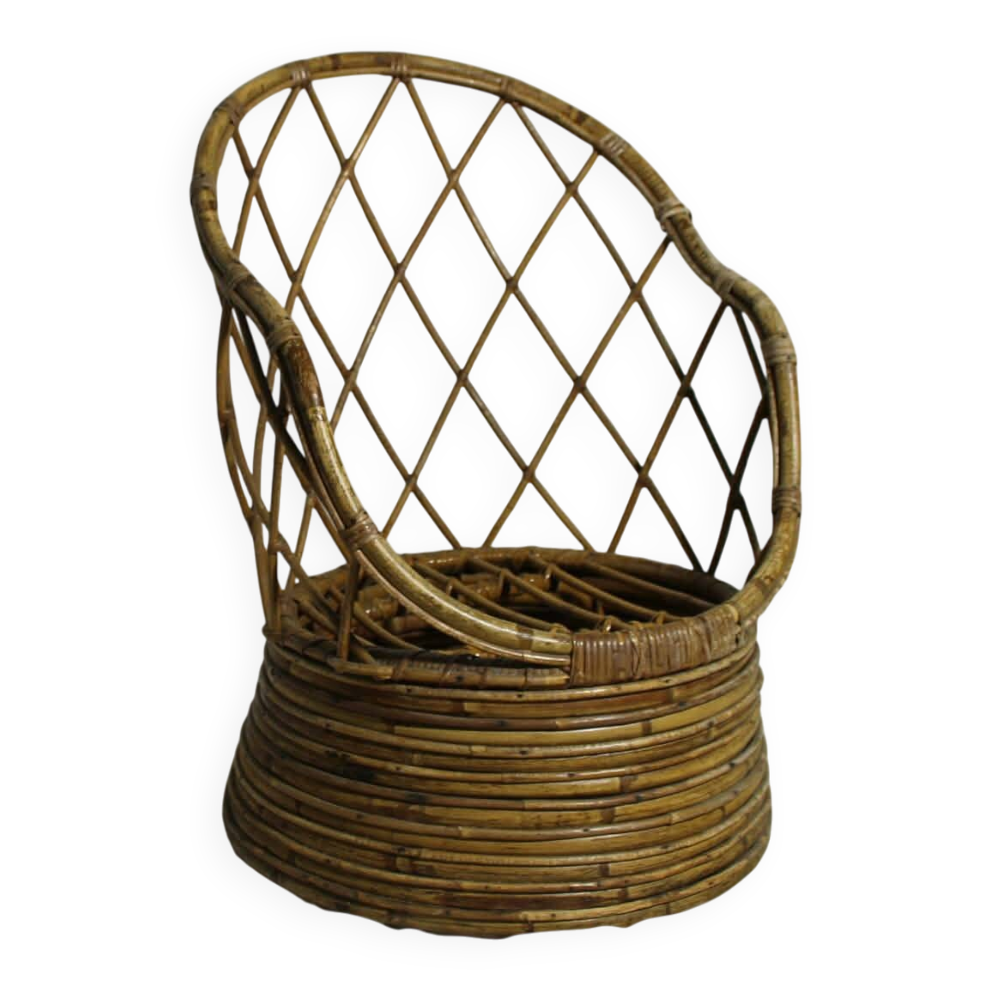 A cane tub type chair