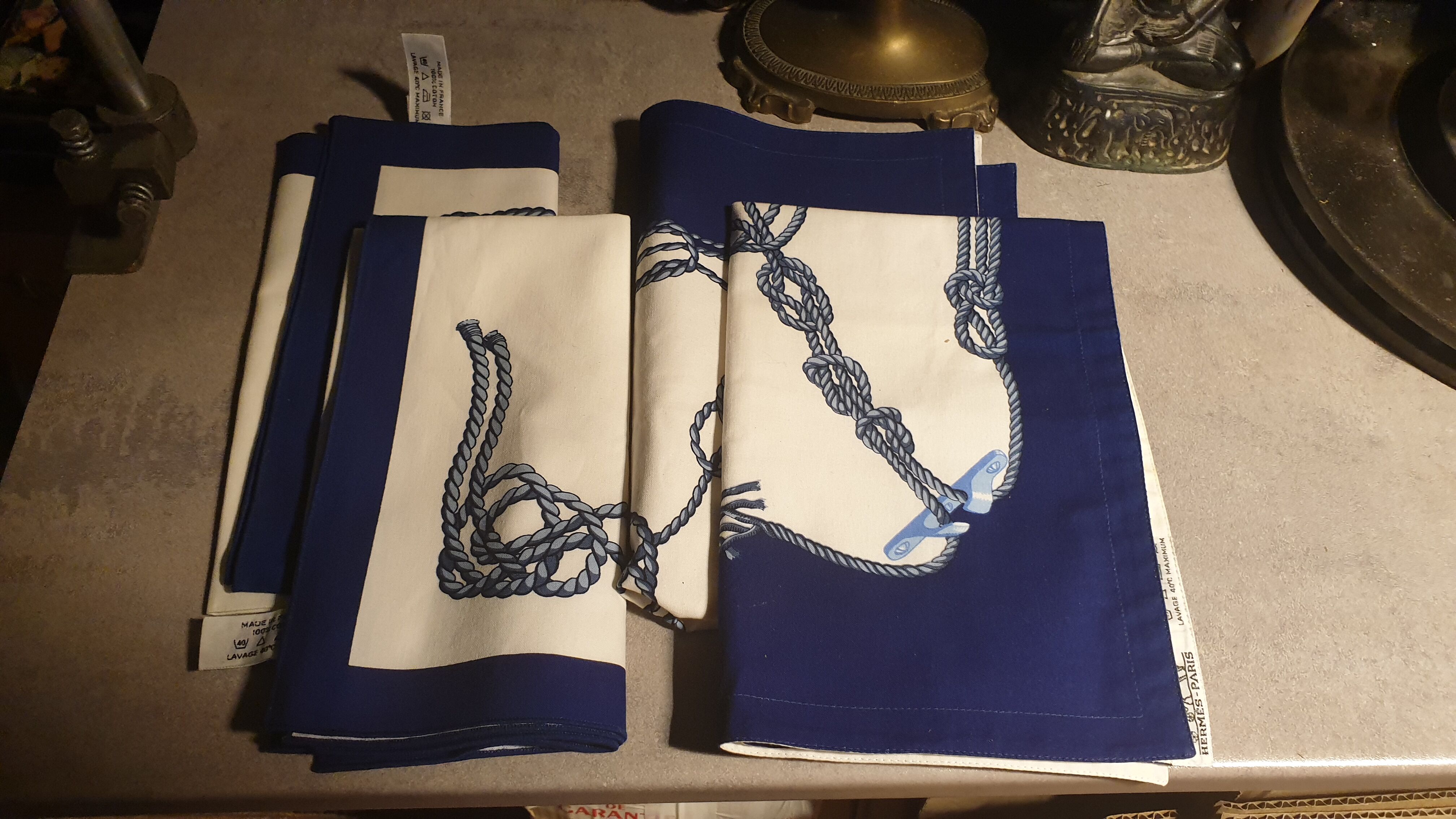 2 table clothes and 2 napkins Hermès House