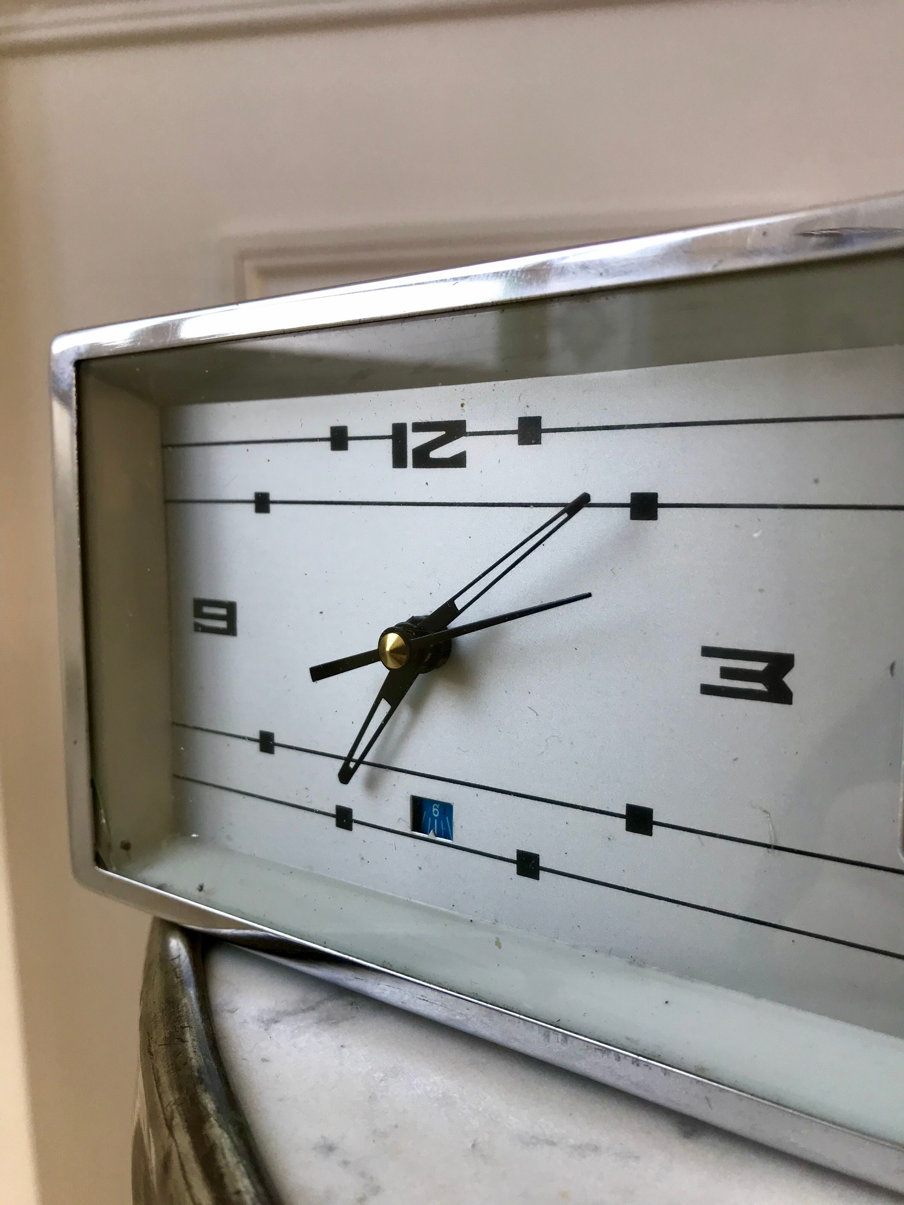 Vintage alarm clock Shanghai China Diamond 70s