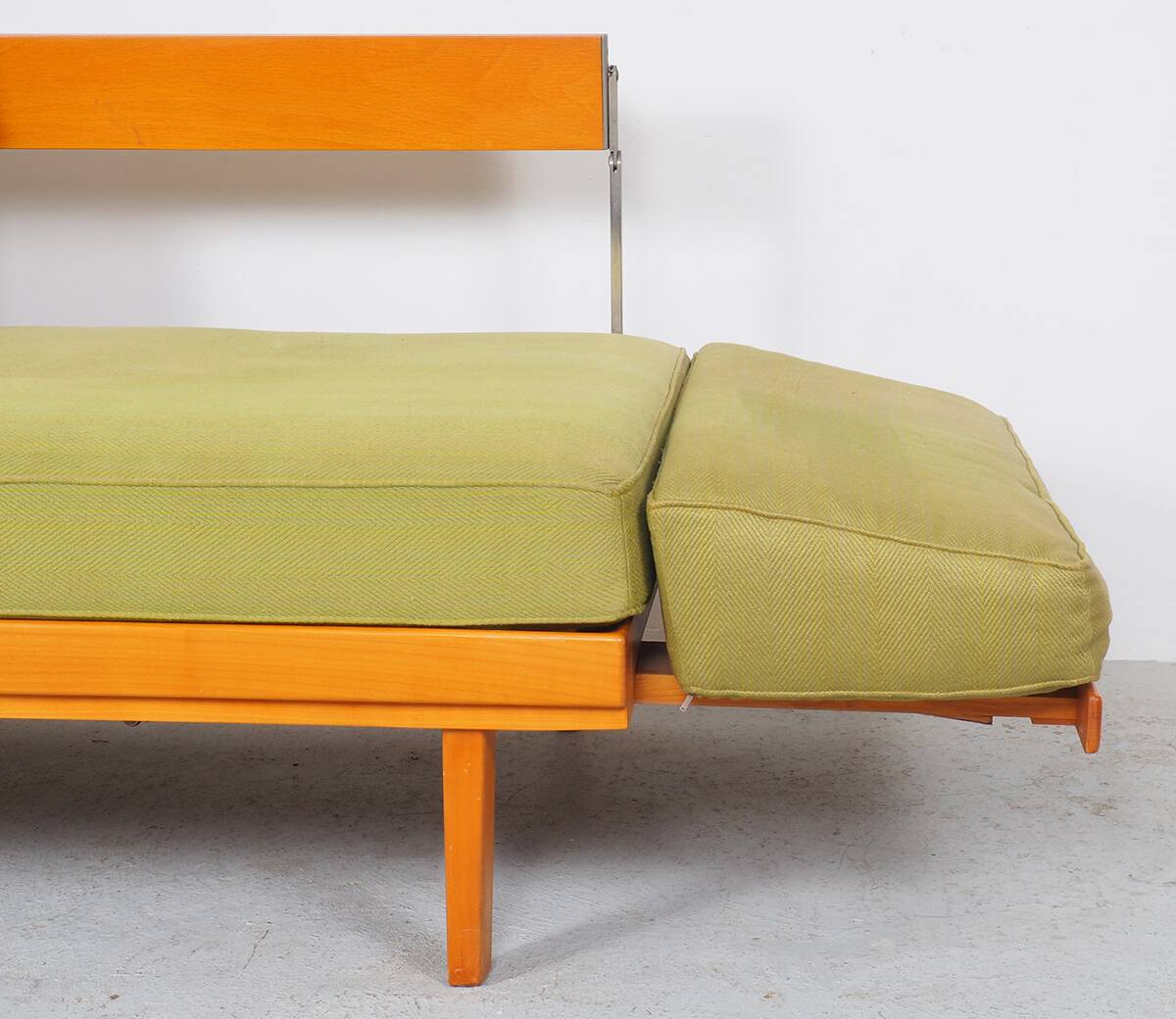 Antimott Cherry Daybed by Wilhelm Knoll, 1960s