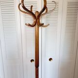 Baumann parrot coat rack