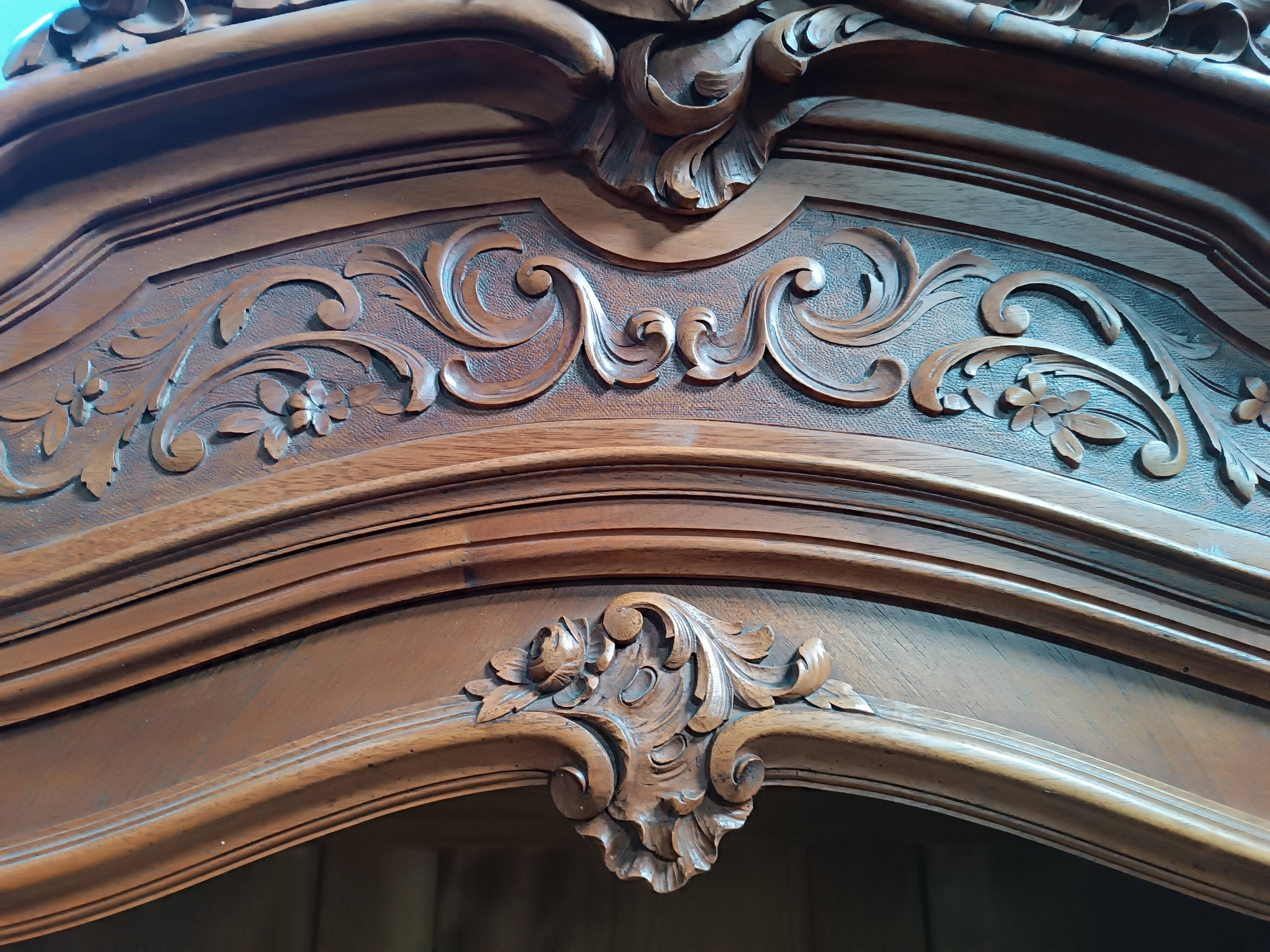 Rococo library in walnut