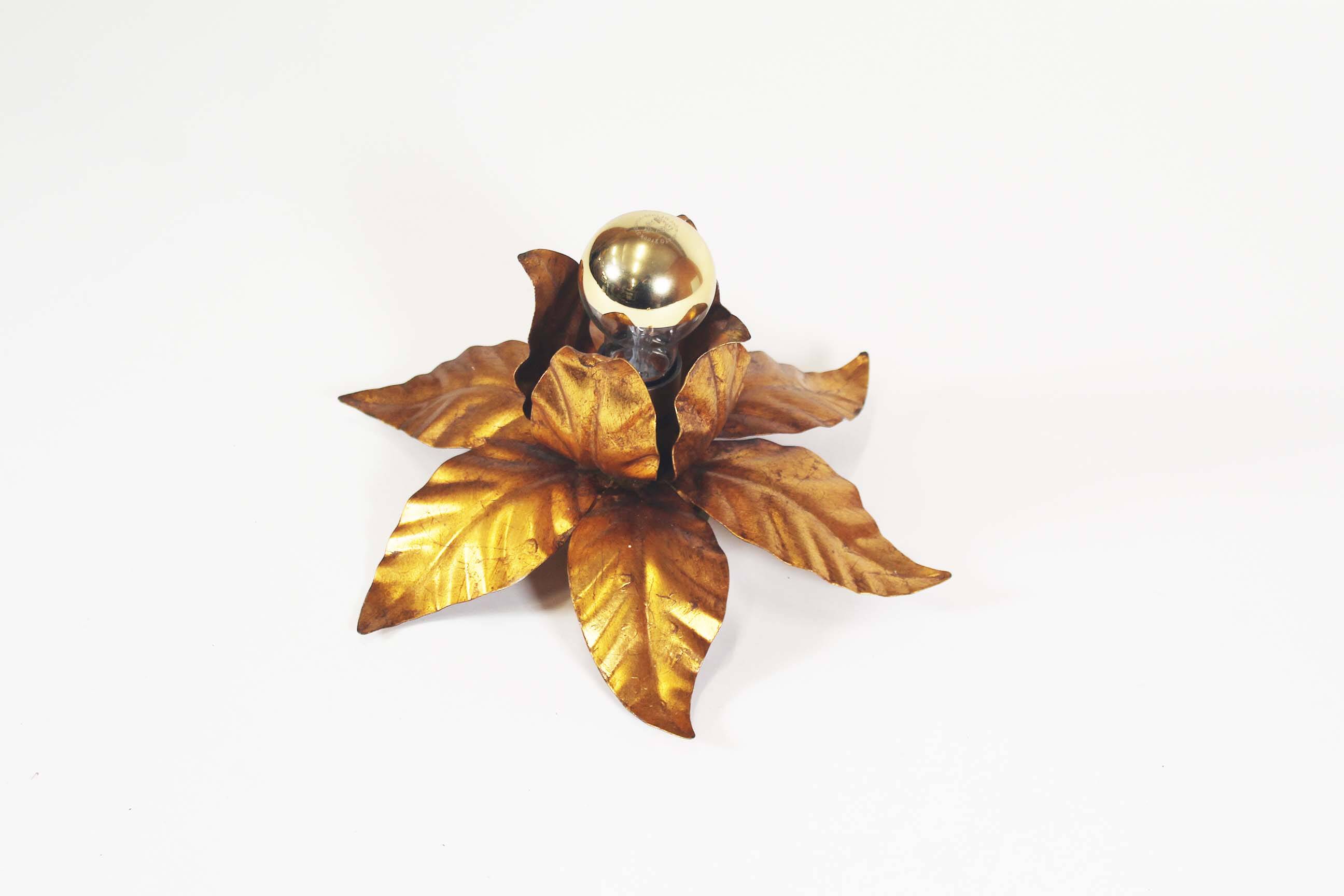 Petite applique ou plafonnier floral doré italien