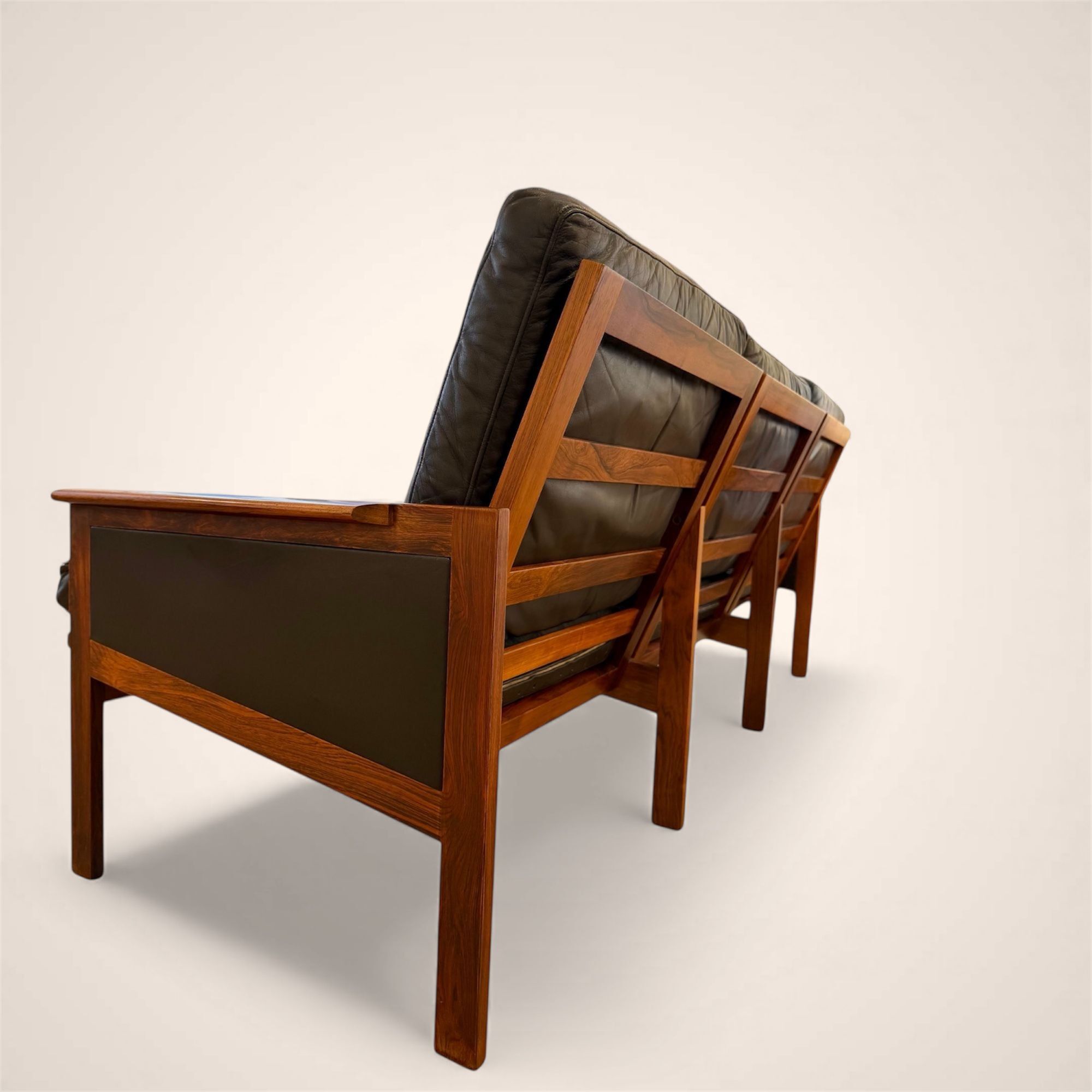Sofa Capella by Illum Wikkelsø
