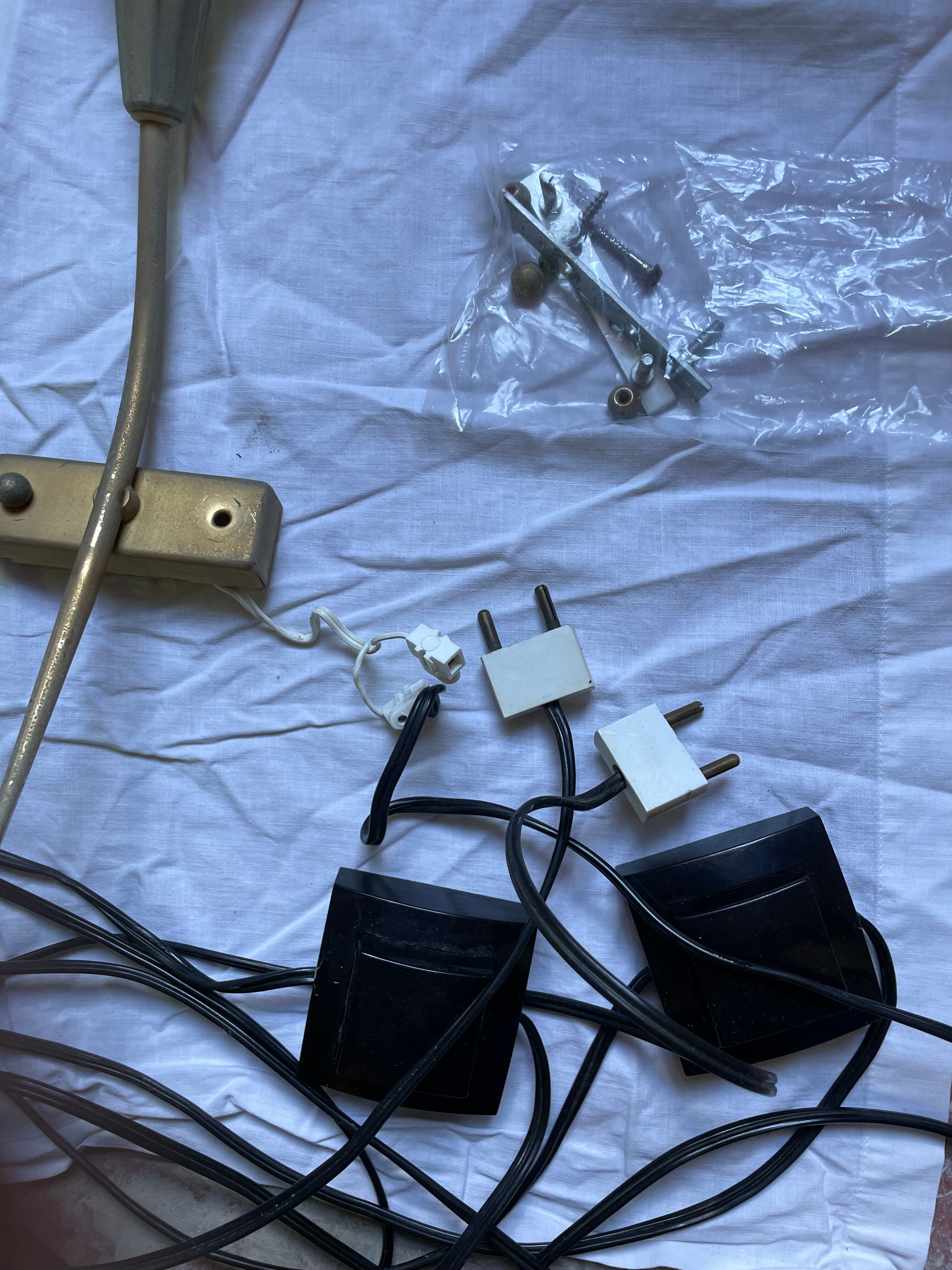 Set of 2 wall lamps type "glass" with switch on the cable via wall sockets