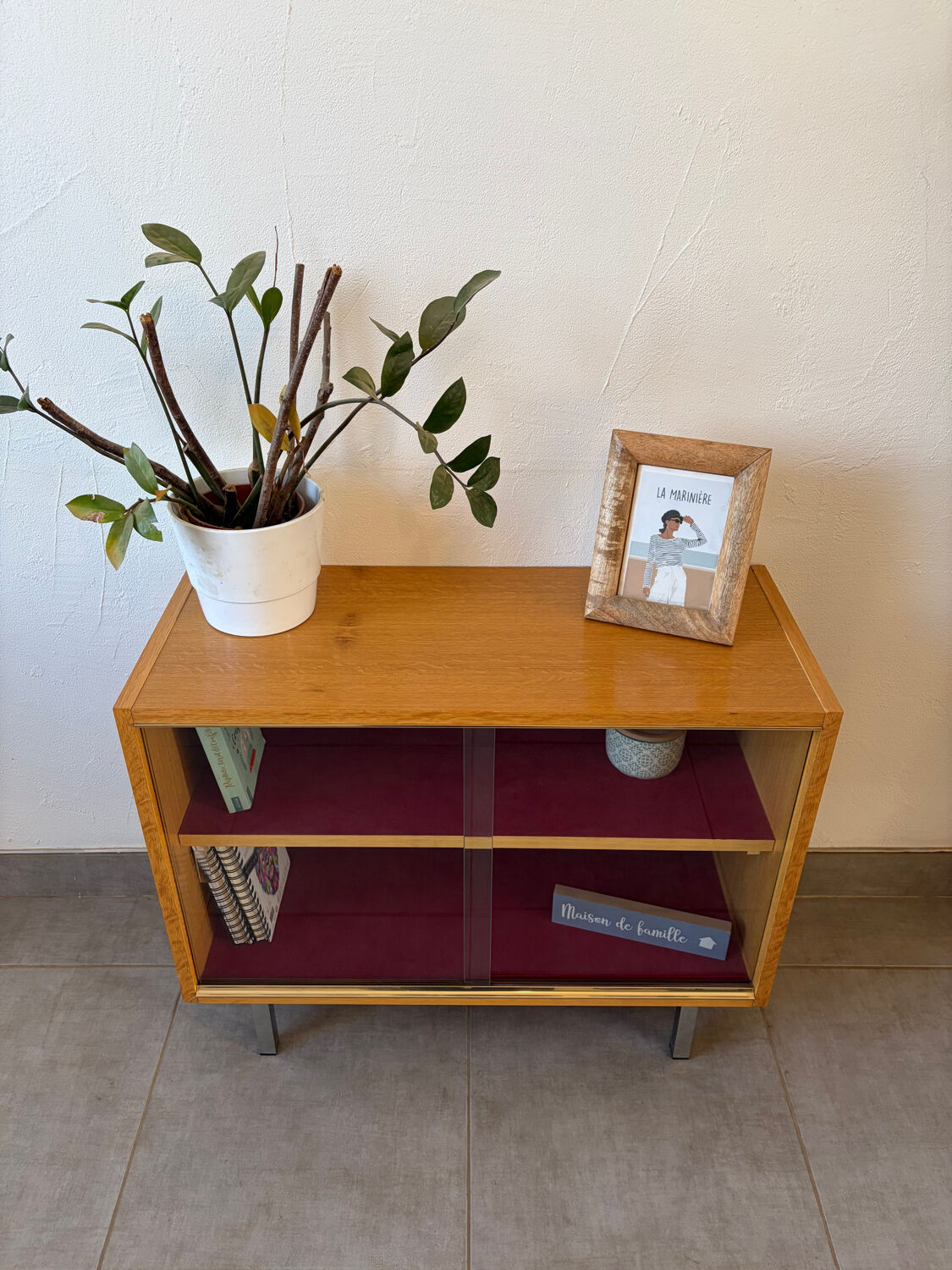 Vintage display cabinet from the 1960s