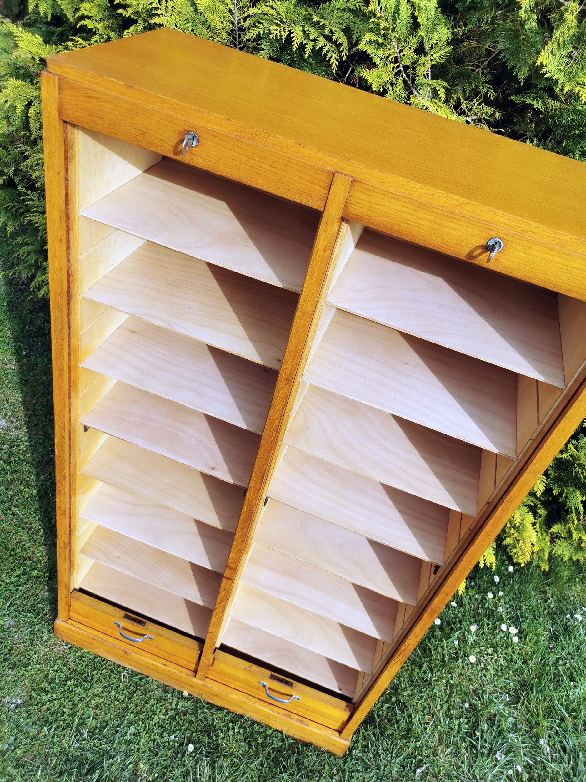 double curtain binder, year 50, light oak