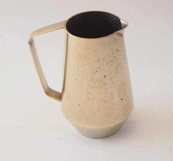 Duo de pichets en bronze