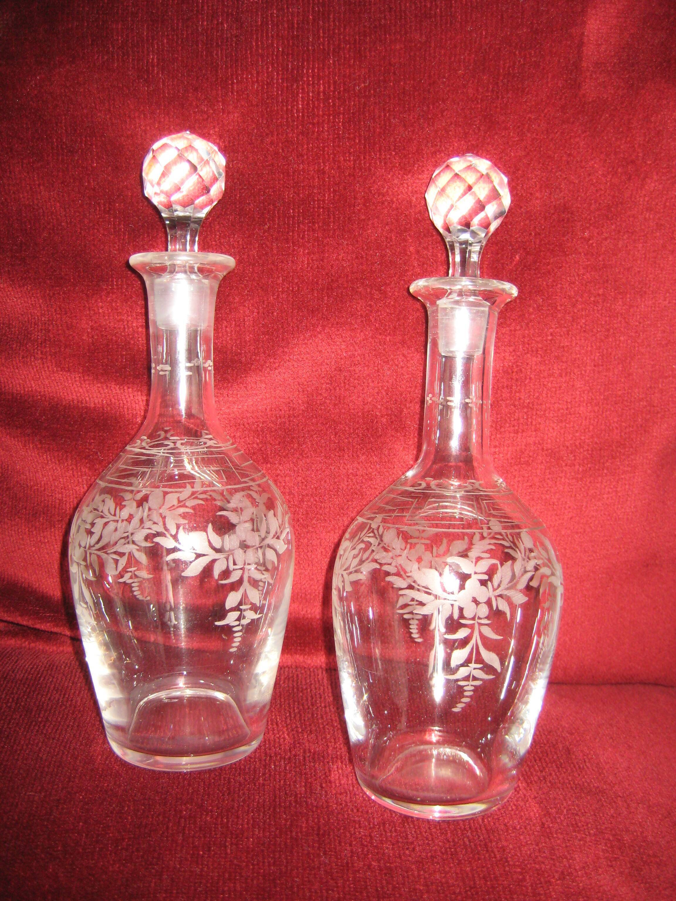 2 carafons of chiseled glass