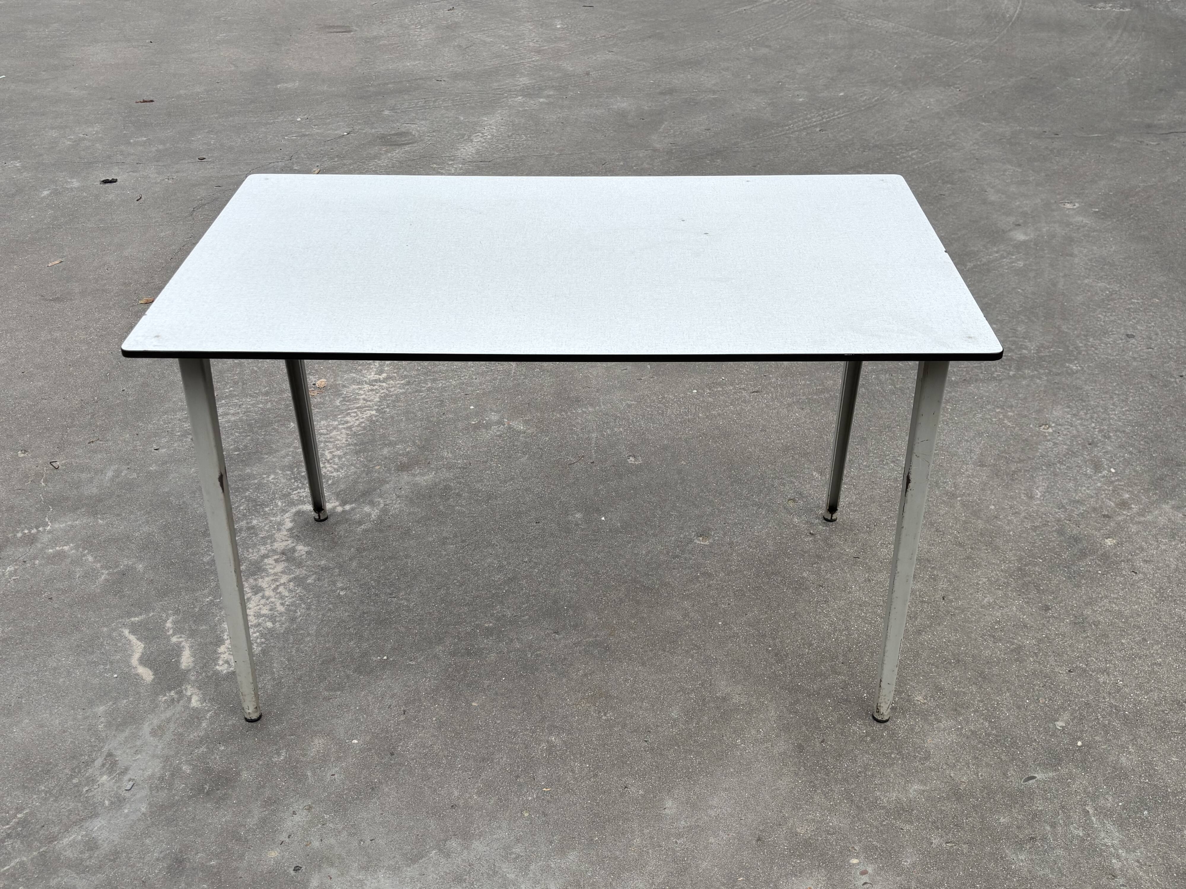Vintage Reform dining table design Friso Kramer Ahrend de Cirkel