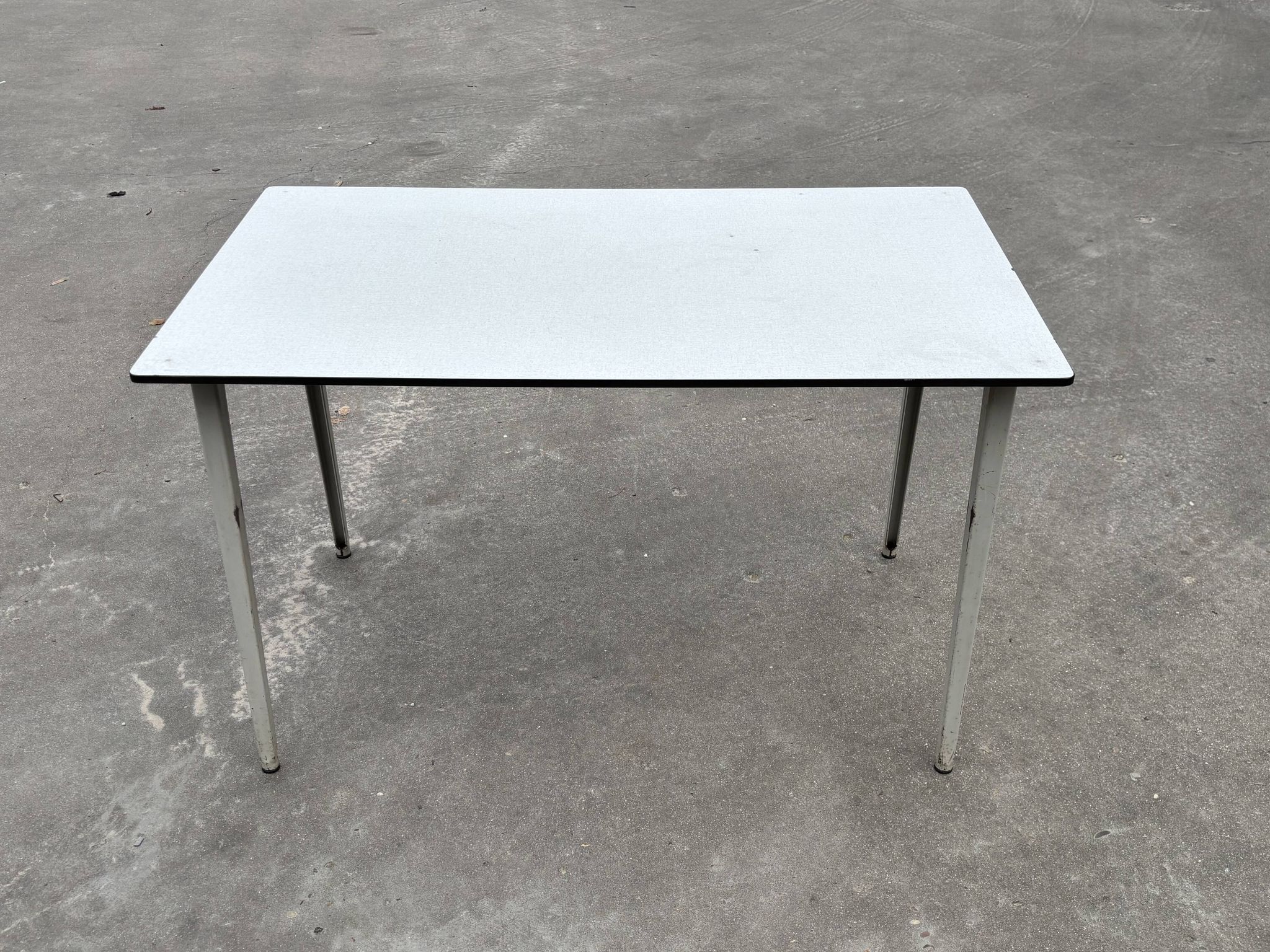 Vintage Reform dining table design Friso Kramer Ahrend de Cirkel