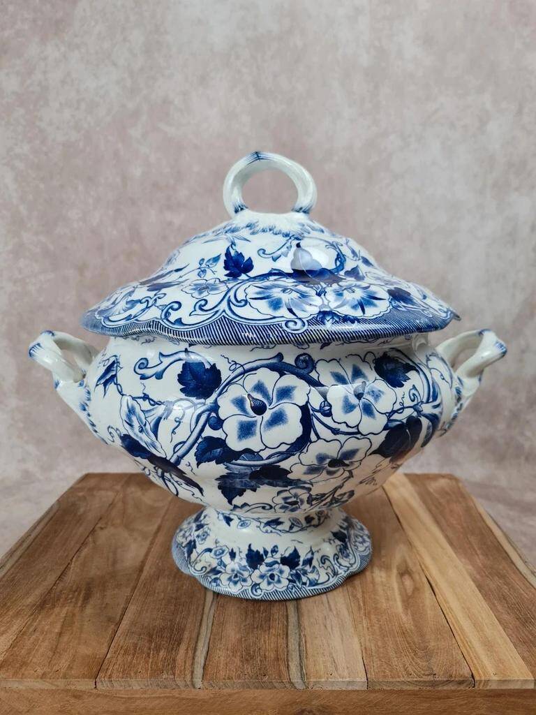 Large antique soup tureen Creil & Montereau – Flora model