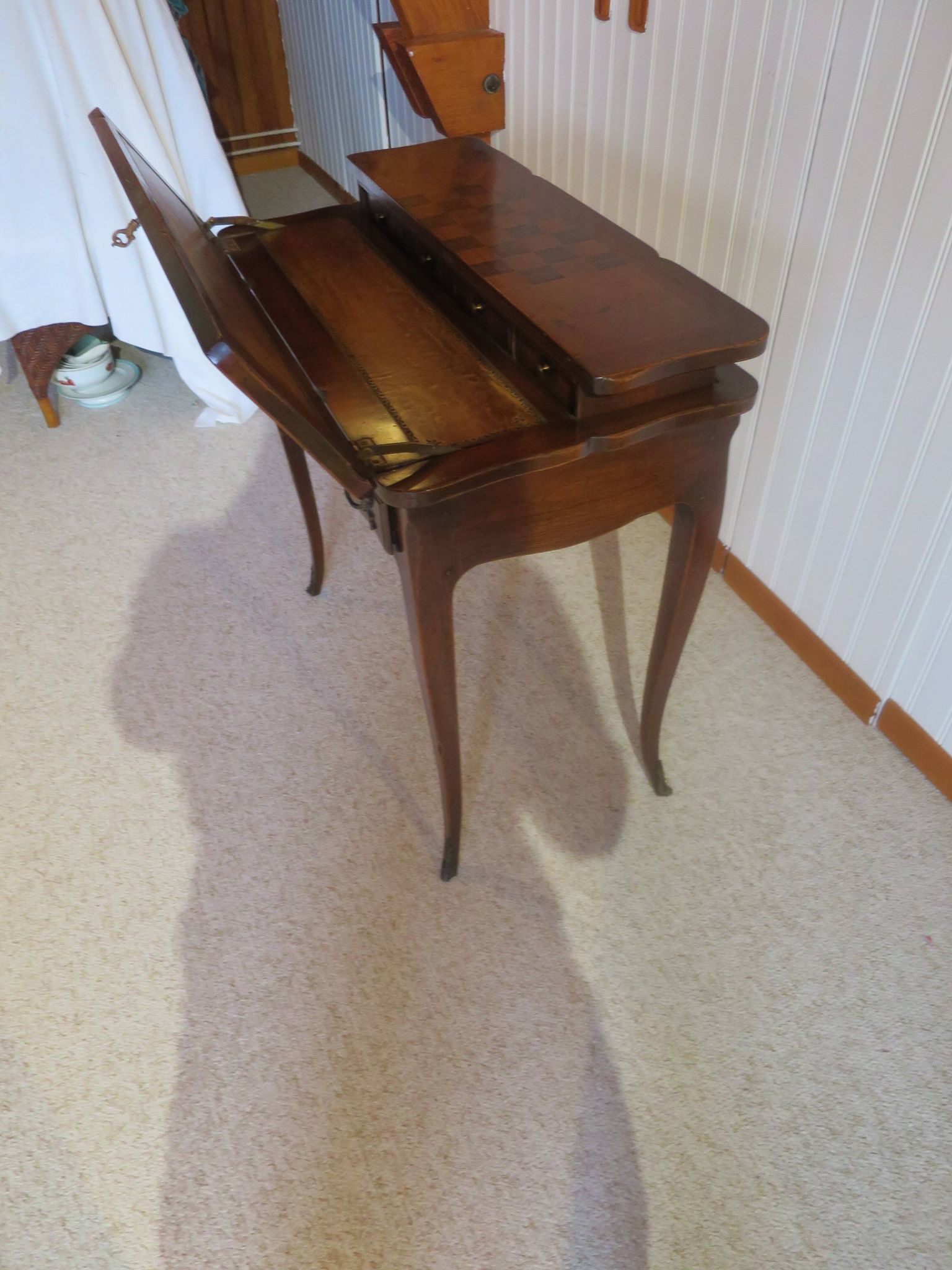 Secretary with mechanism - 4 secret drawers - lock - marquetry chessboard - 1950