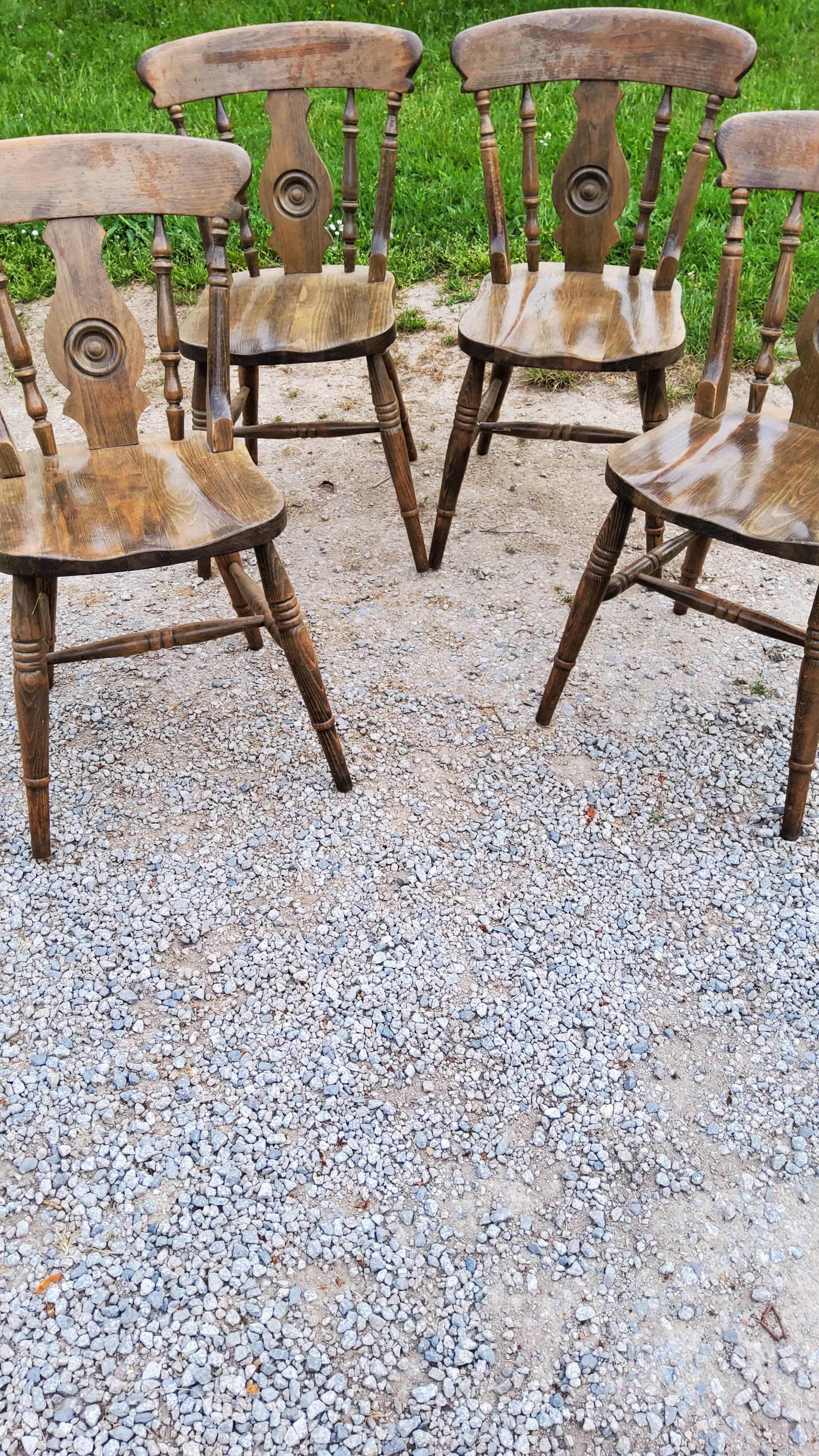 Set of 4 mountain style chairs from the 60s in beech